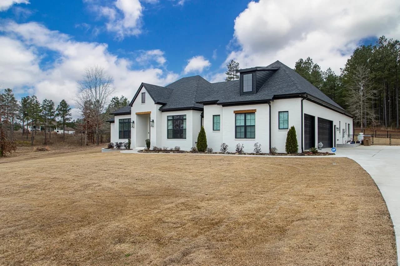 Property at 5115  Pleasant lake point - Image 13