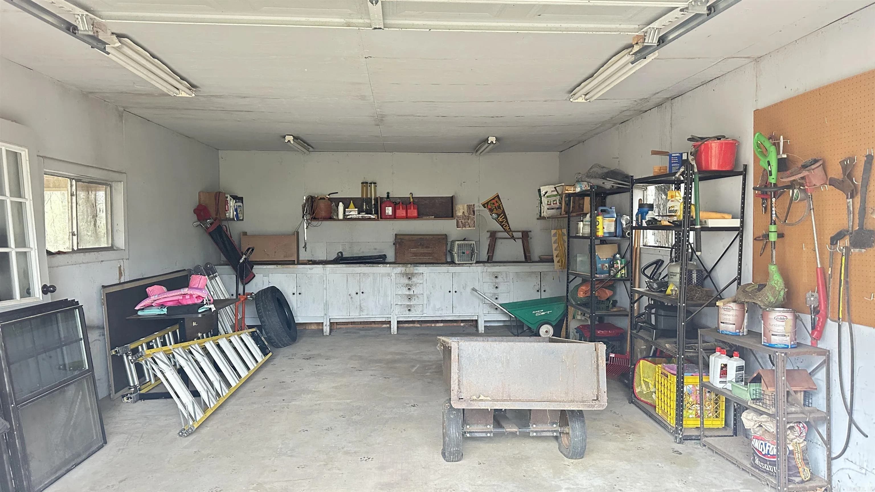 Property at 121 W Lee - Image 22