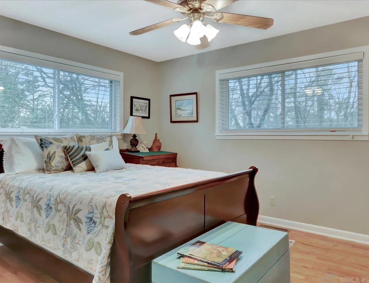 Property at 121  Chappel hill - Image 14