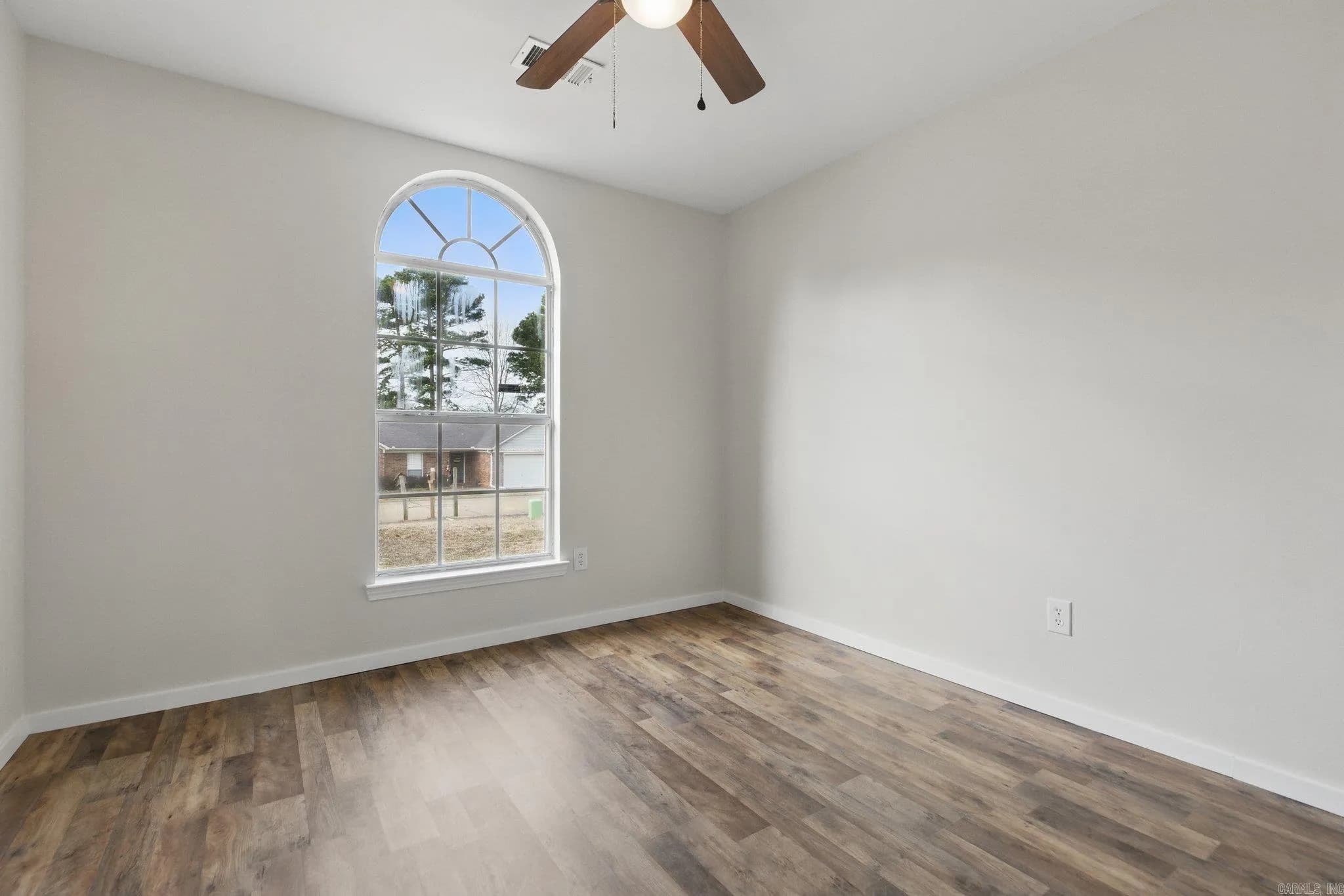 Property at 1610  Davis - Image 19