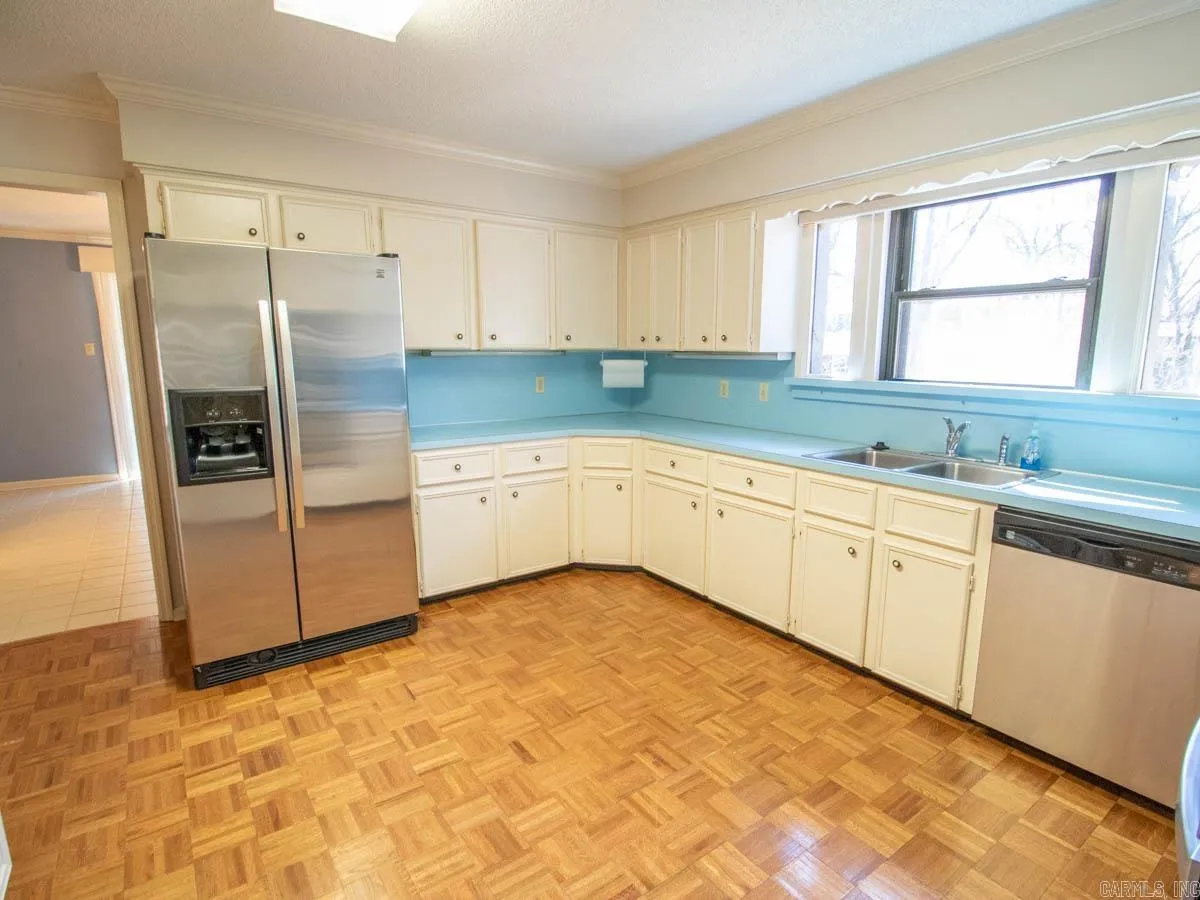 Property at 7  Pine tree - Image 6