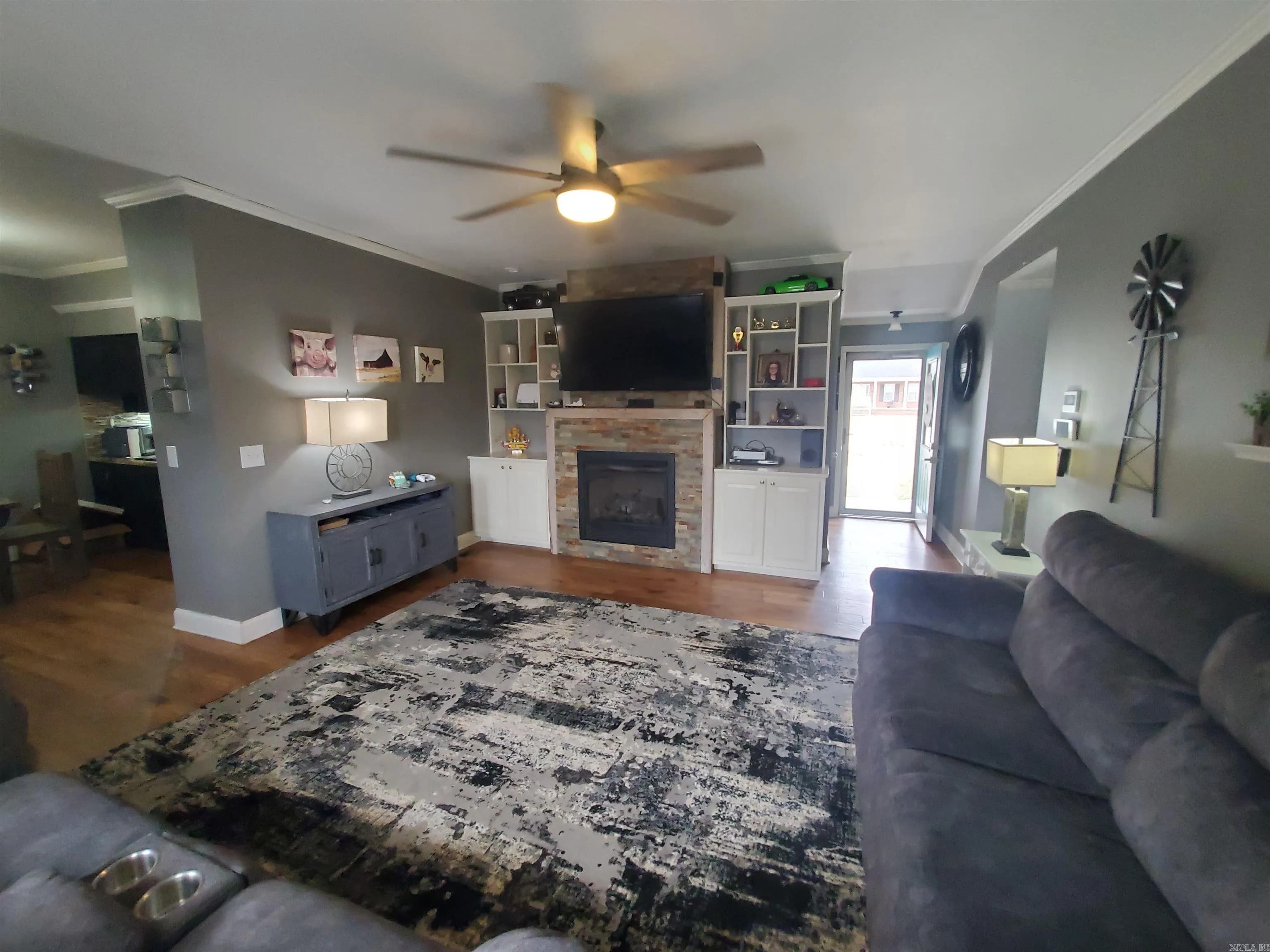 Property at 840 S Garfield - Image 6