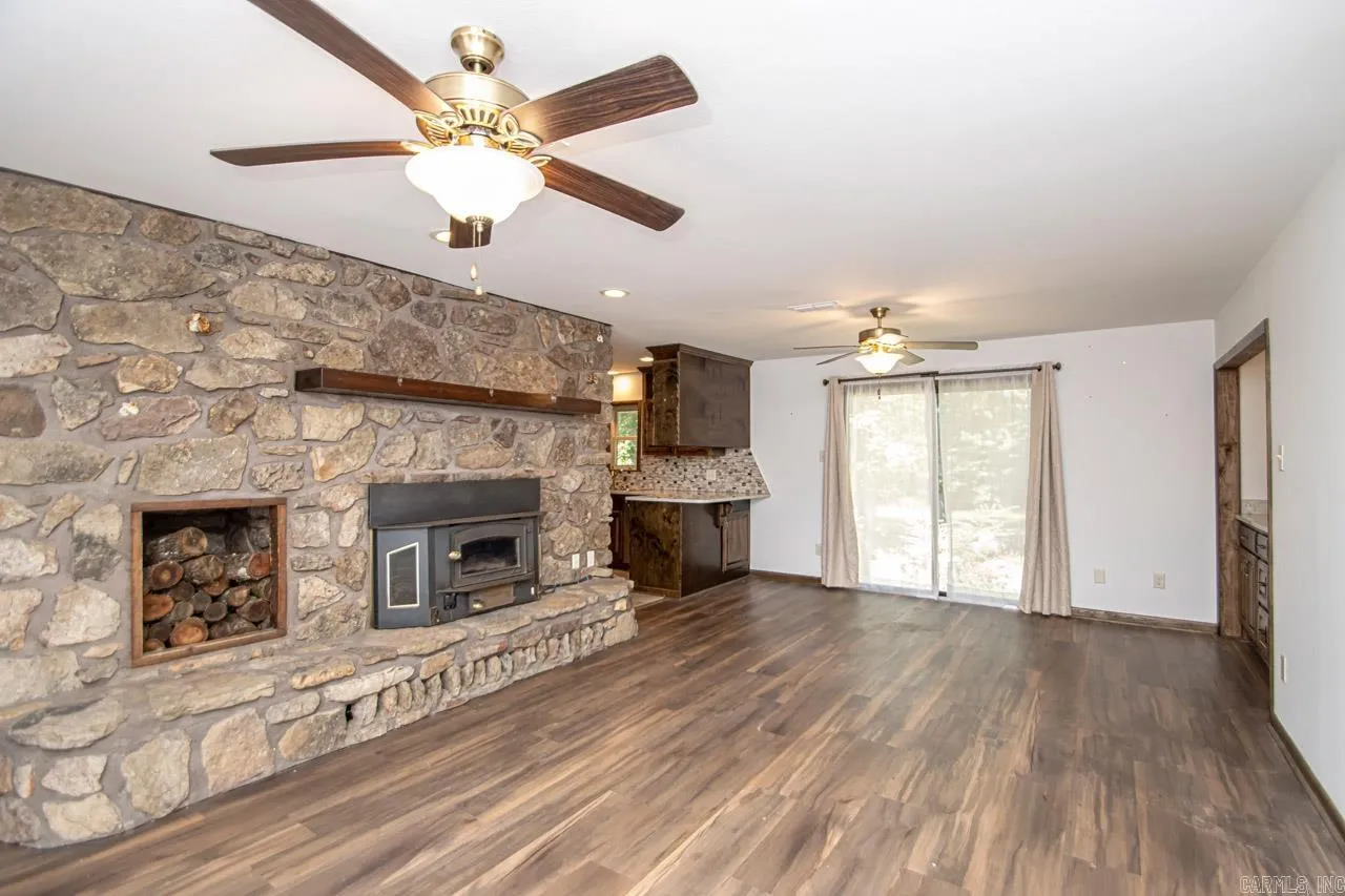 Property at 2030  Dean martin - Image 3