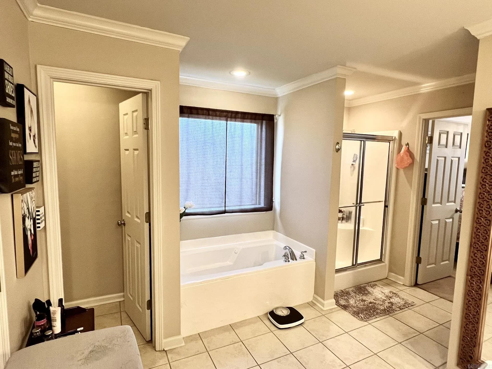 Property at 2986  Hazelwood - Image 28