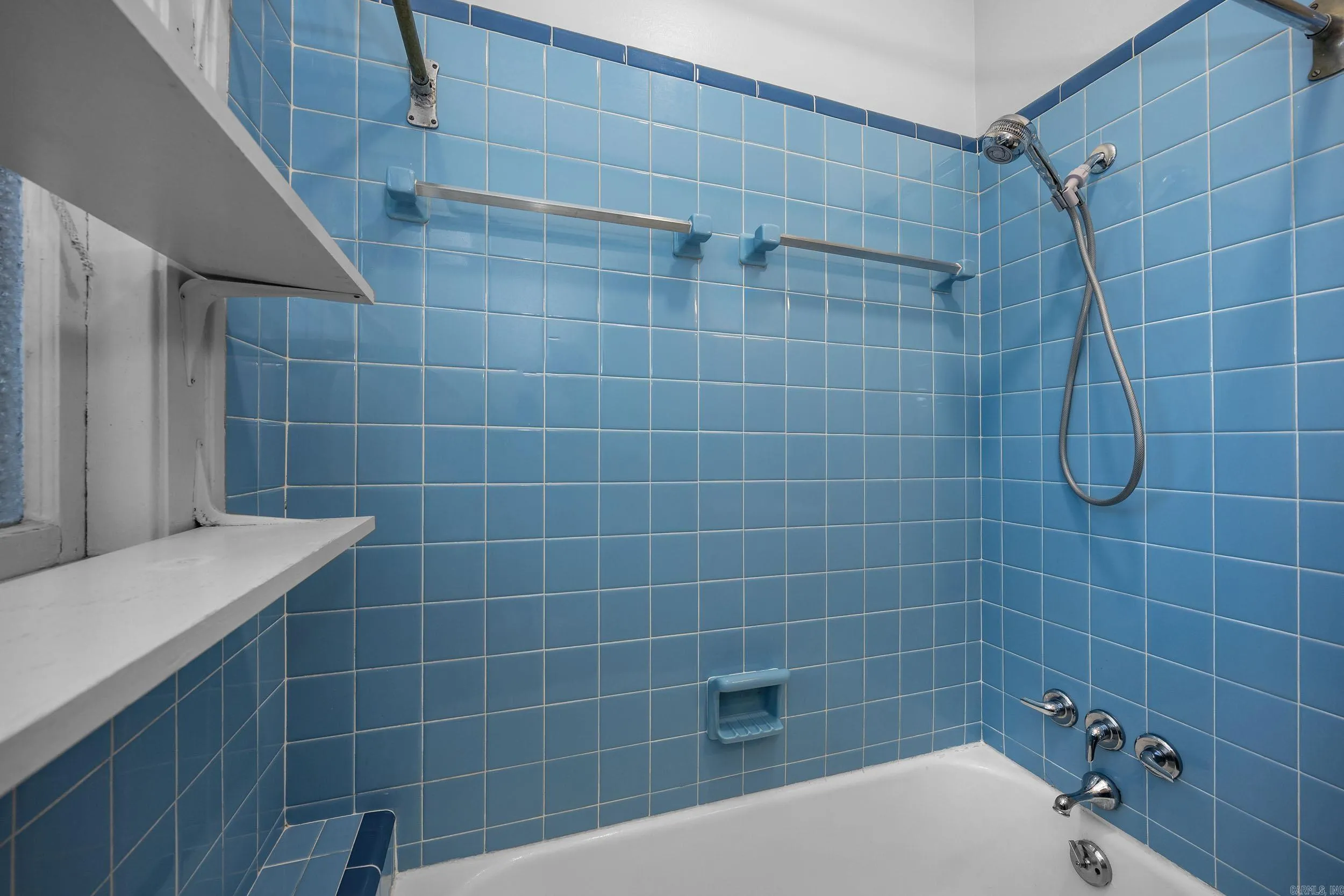 Property at 110 S Maple - Image 25