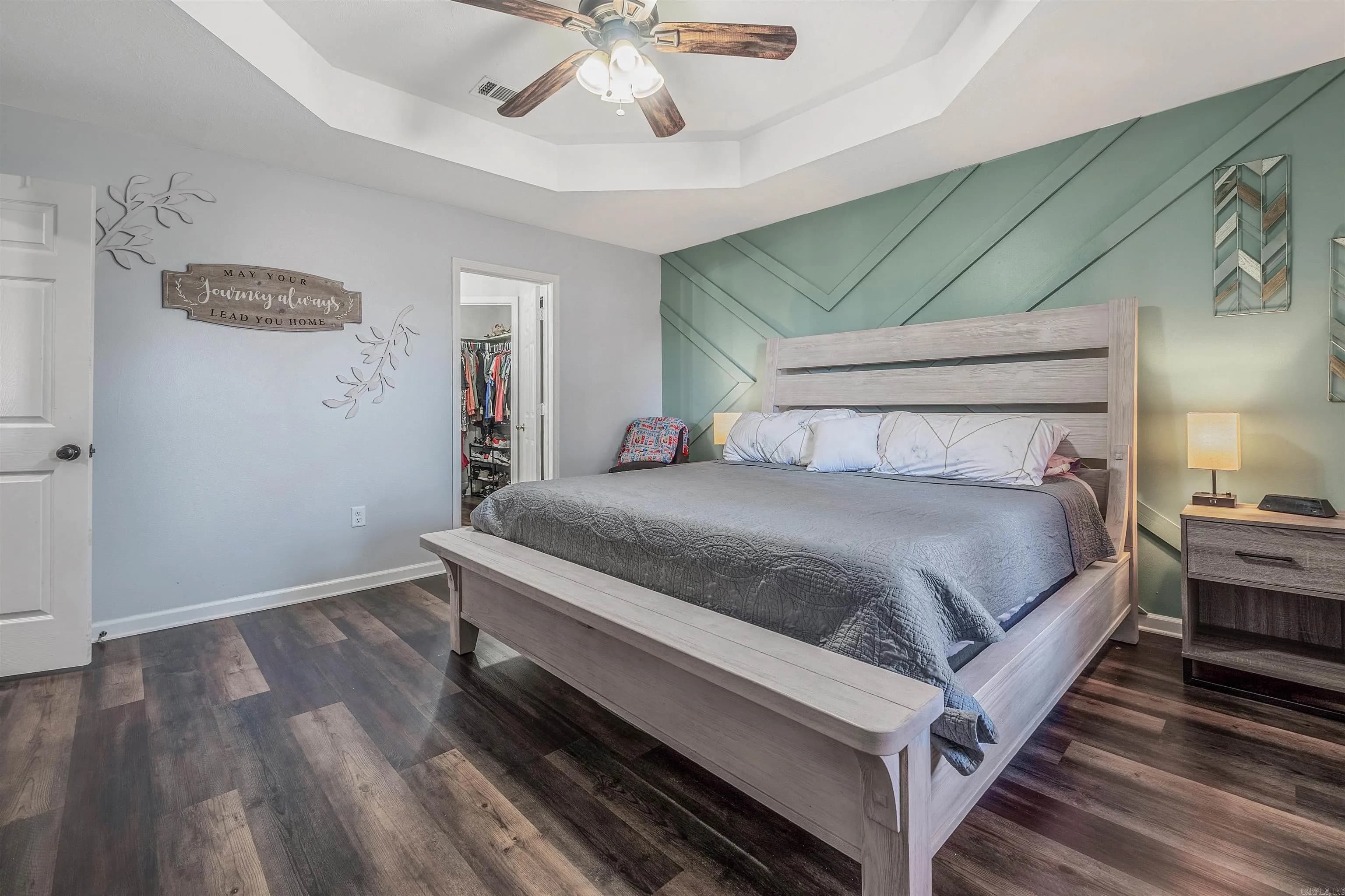 Property at 6  Hawk - Image 13