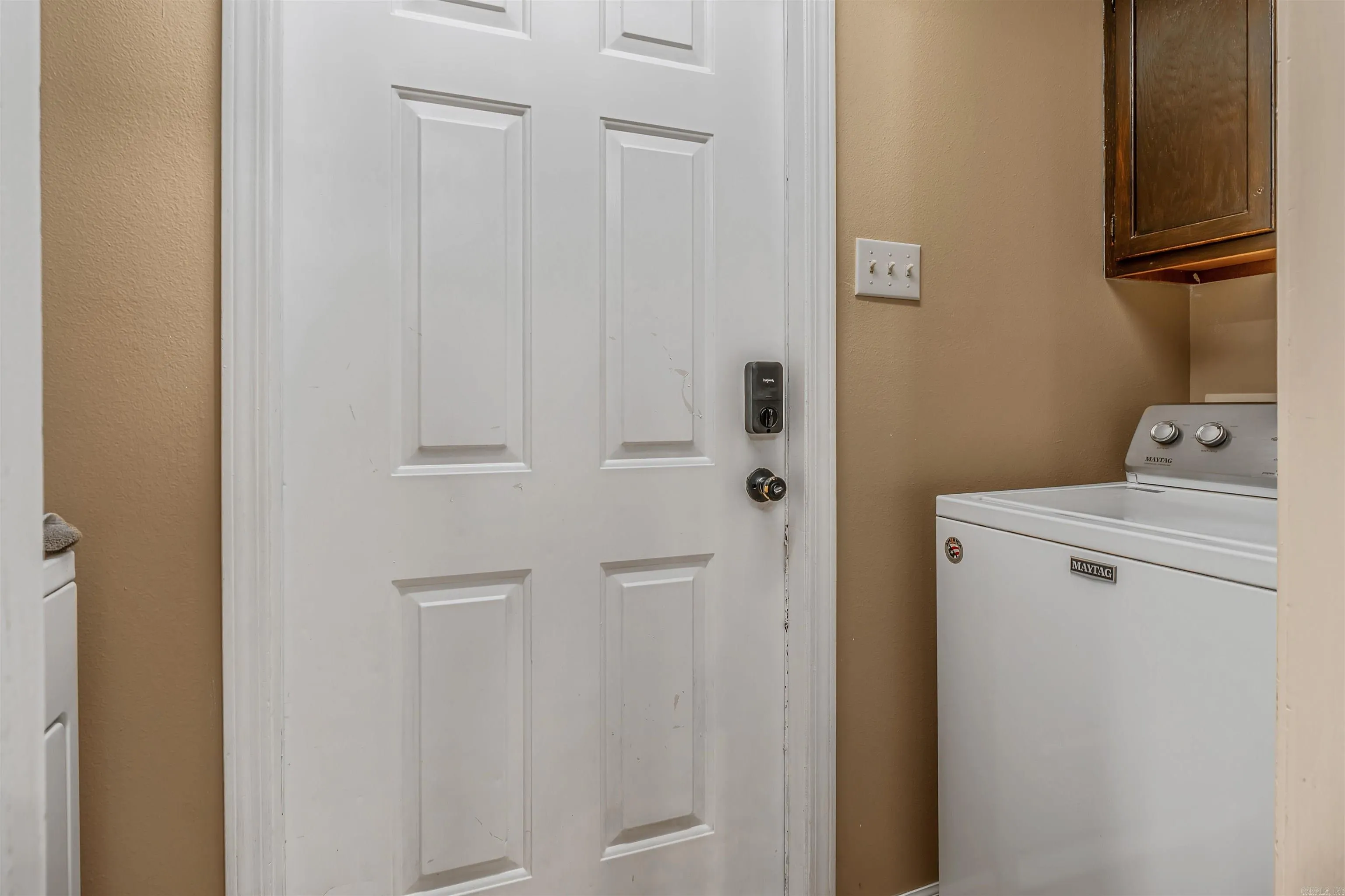 Property at 6  Hawk - Image 10