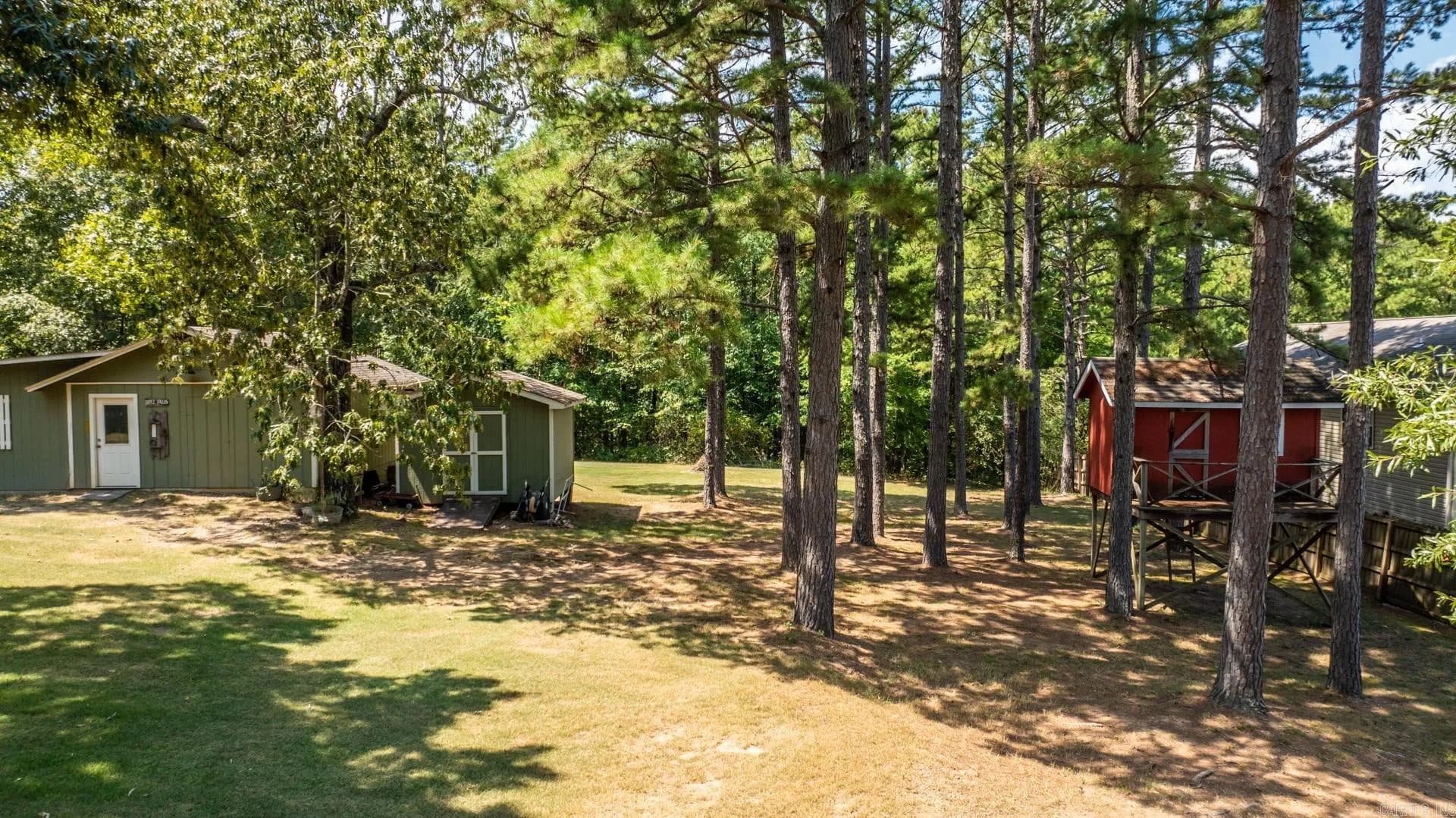 Property at 540 E Walnut - Image 44