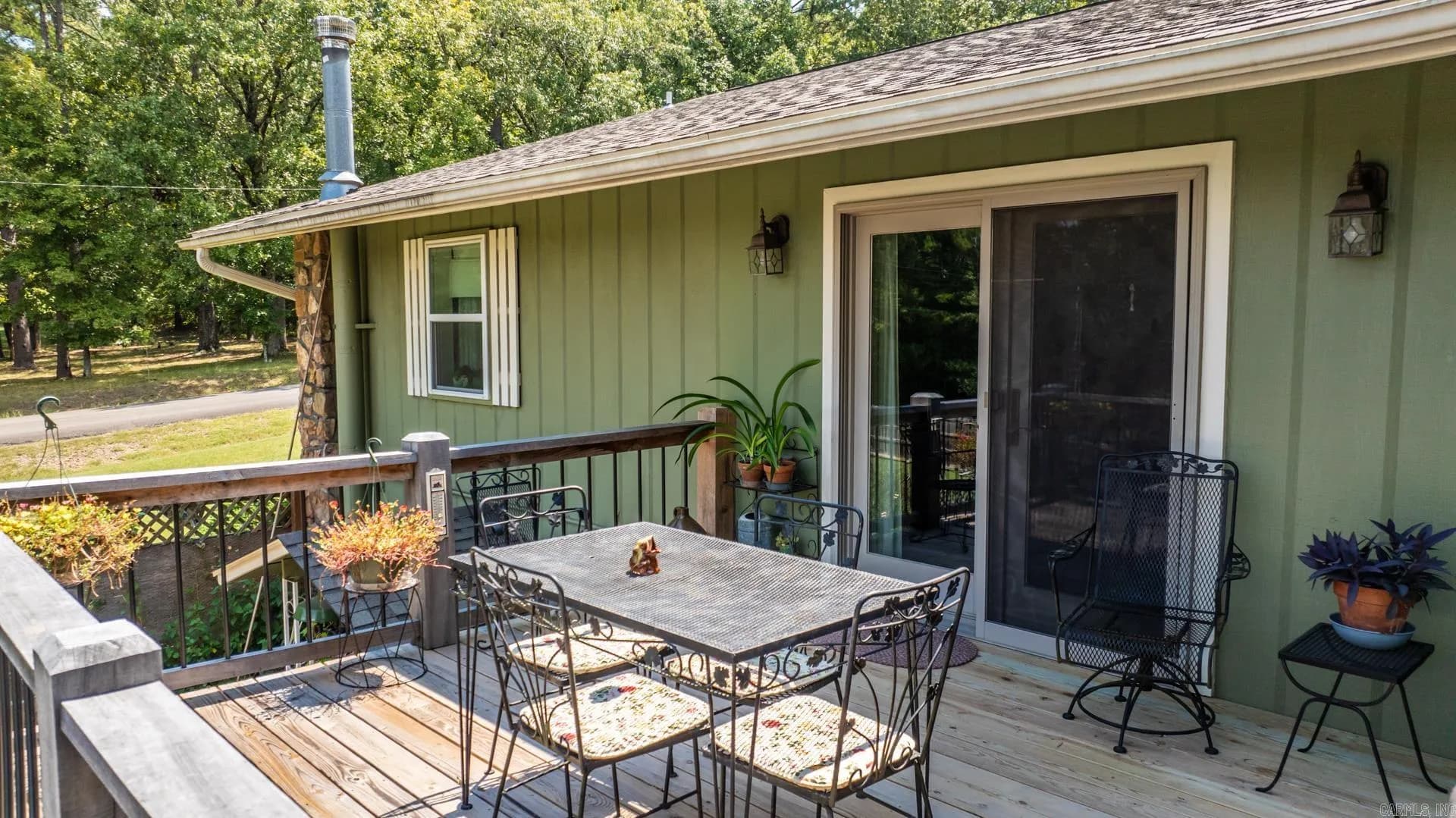 Property at 540 E Walnut - Image 47