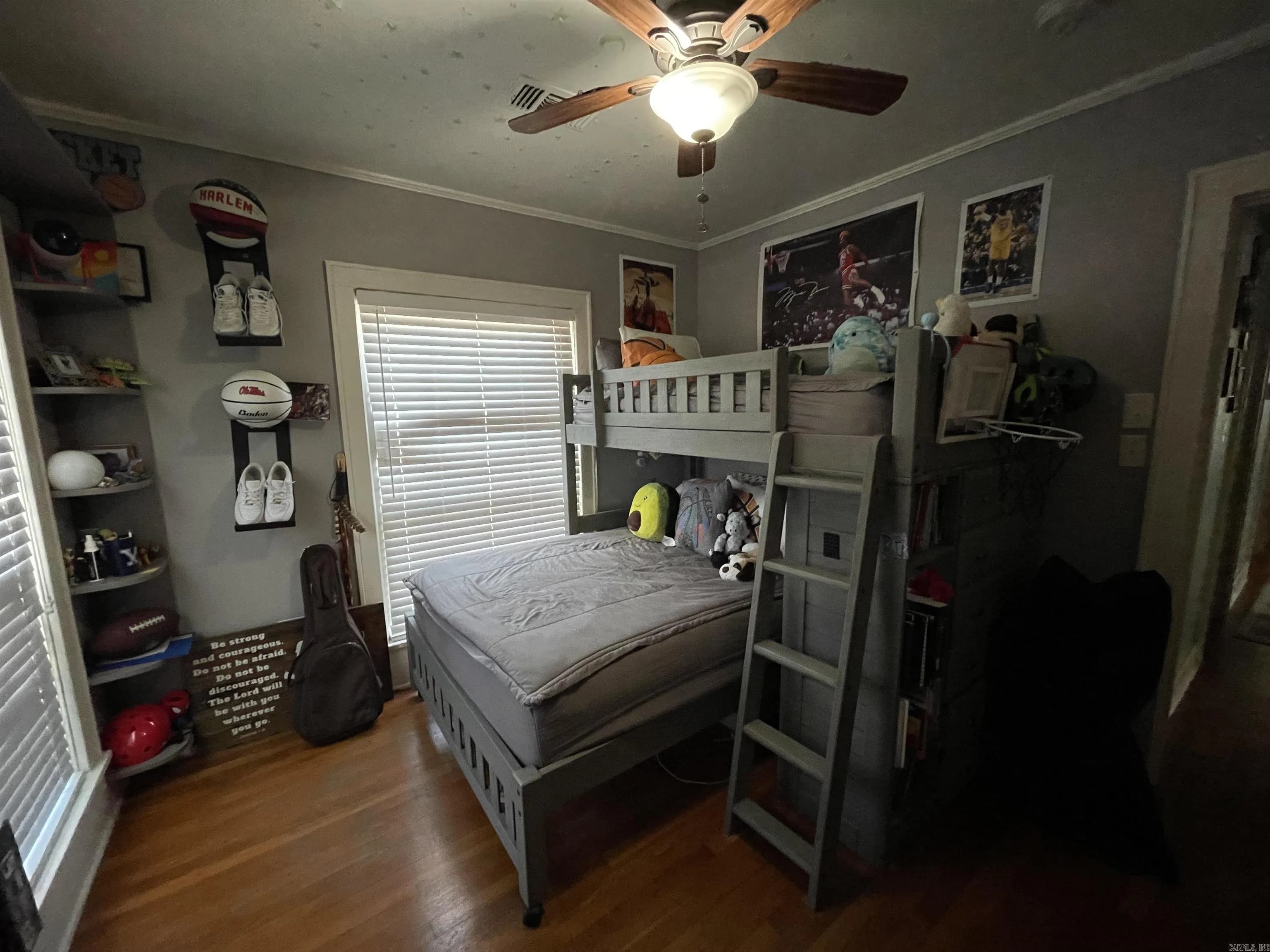 Property at 707 E 8th - Image 19