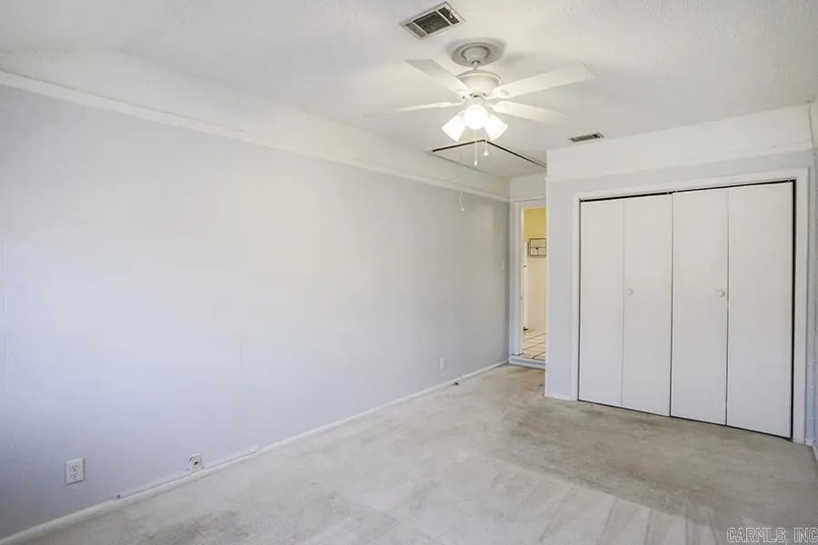 Property at 295  Plainview - Image 21