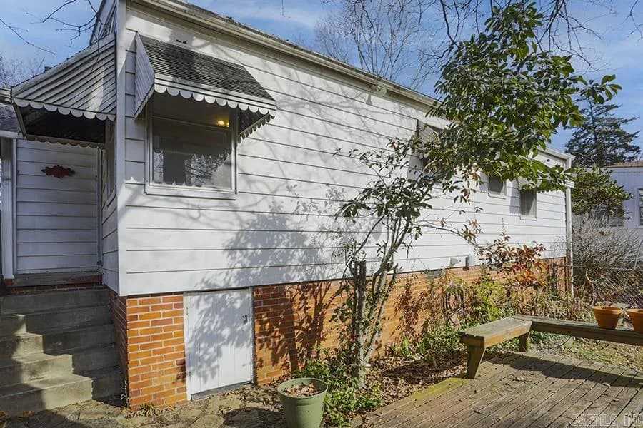 Property at 295  Plainview - Image 33