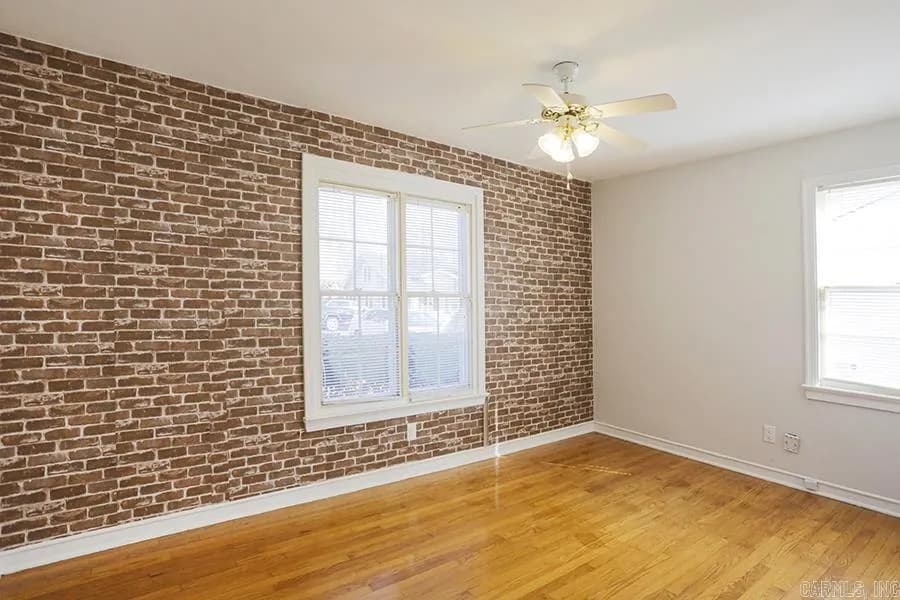 Property at 295  Plainview - Image 14