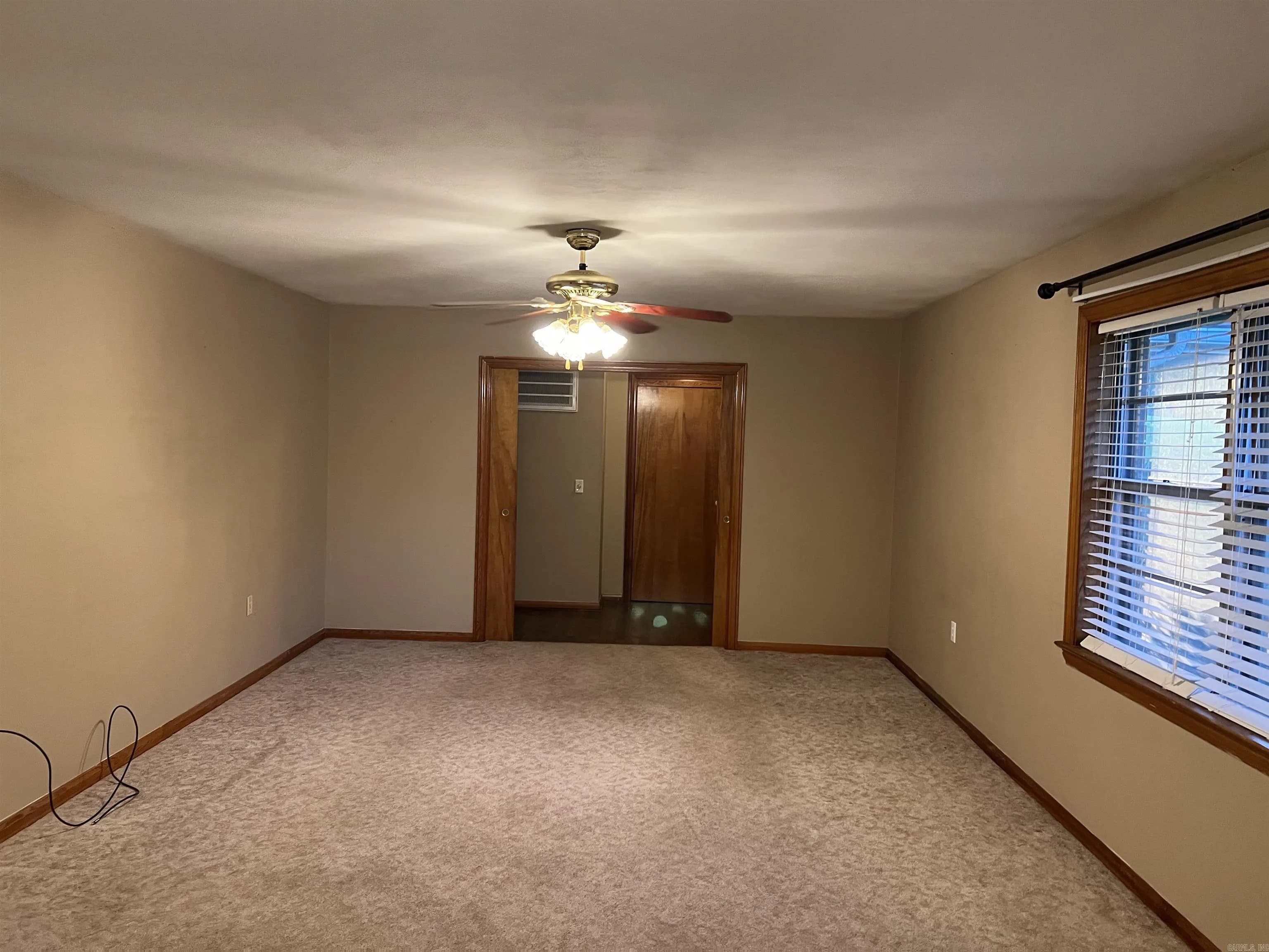Property at 1120 W North st - Image 6