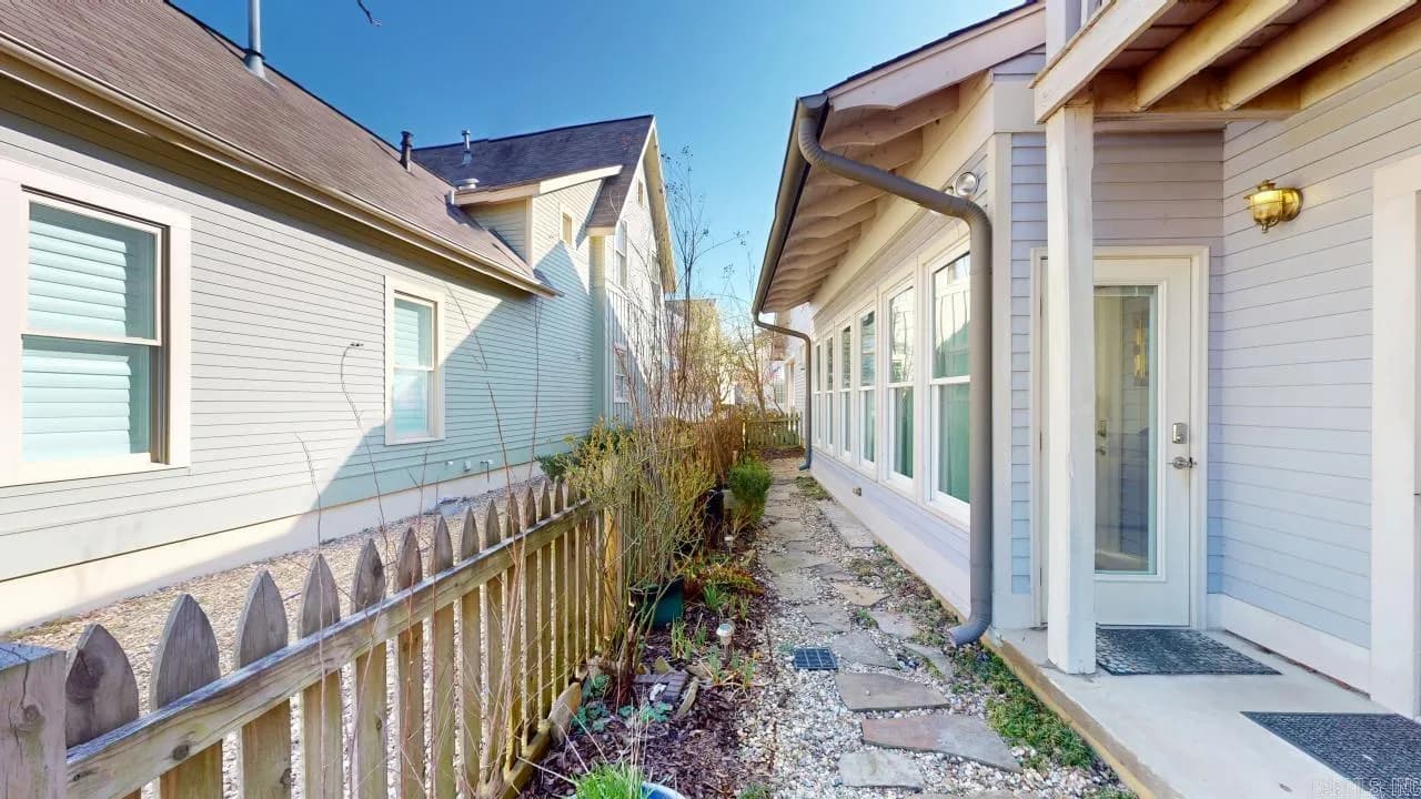 Property at 850  Reynolds - Image 41
