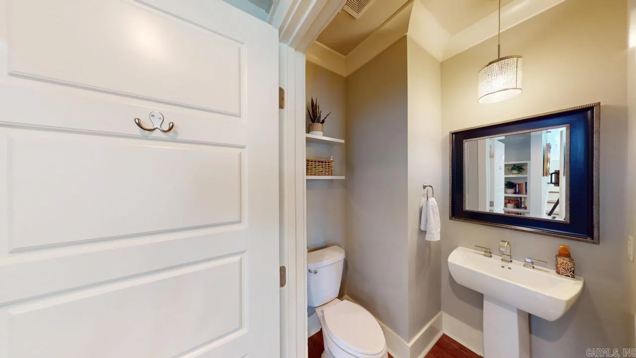 Property at 850  Reynolds - Image 22