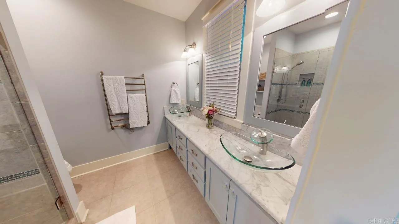 Property at 850  Reynolds - Image 30