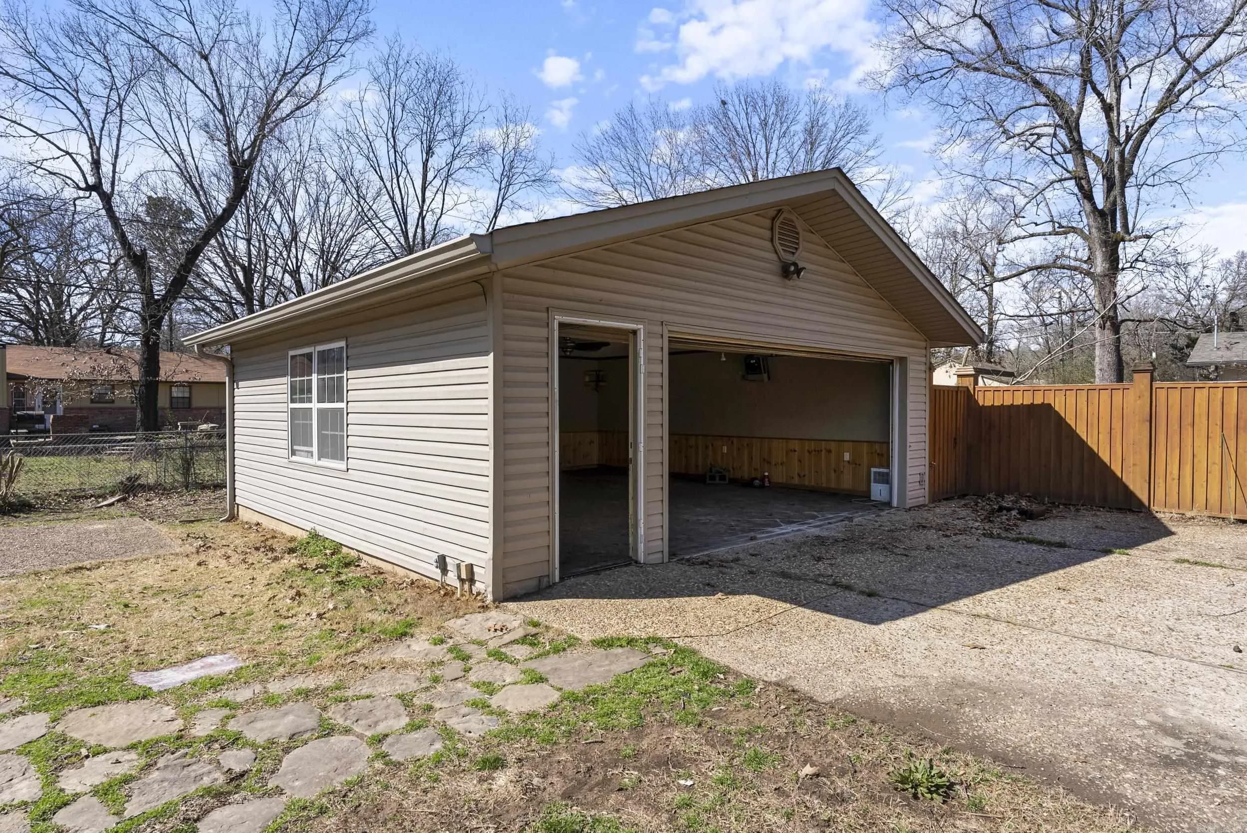Property at 23  Arbor oaks - Image 33