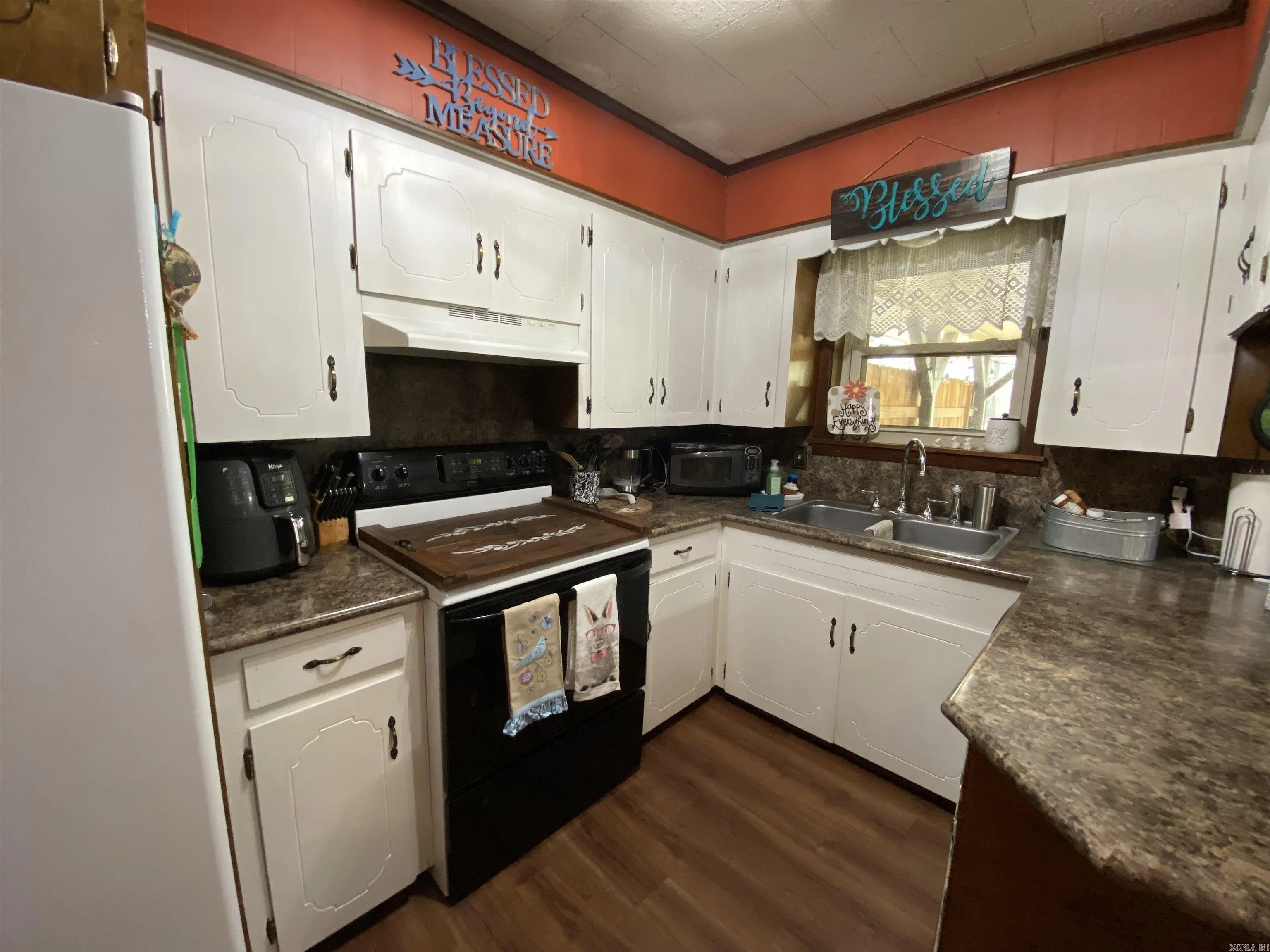Property at 4312  Coronet st - Image 13