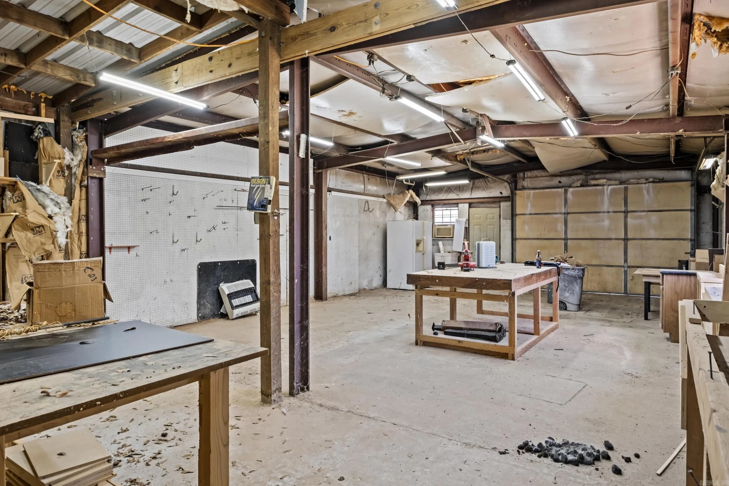 Property at 319  Bluebird - Image 31