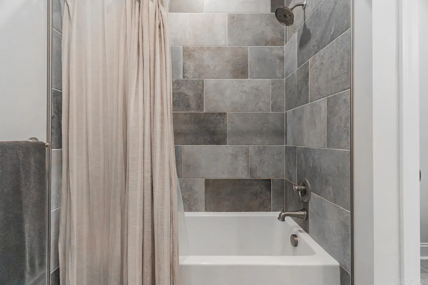 Property at 4813  Edgemont - Image 22