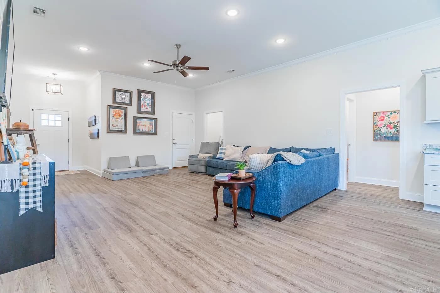 Property at 4813  Edgemont - Image 8