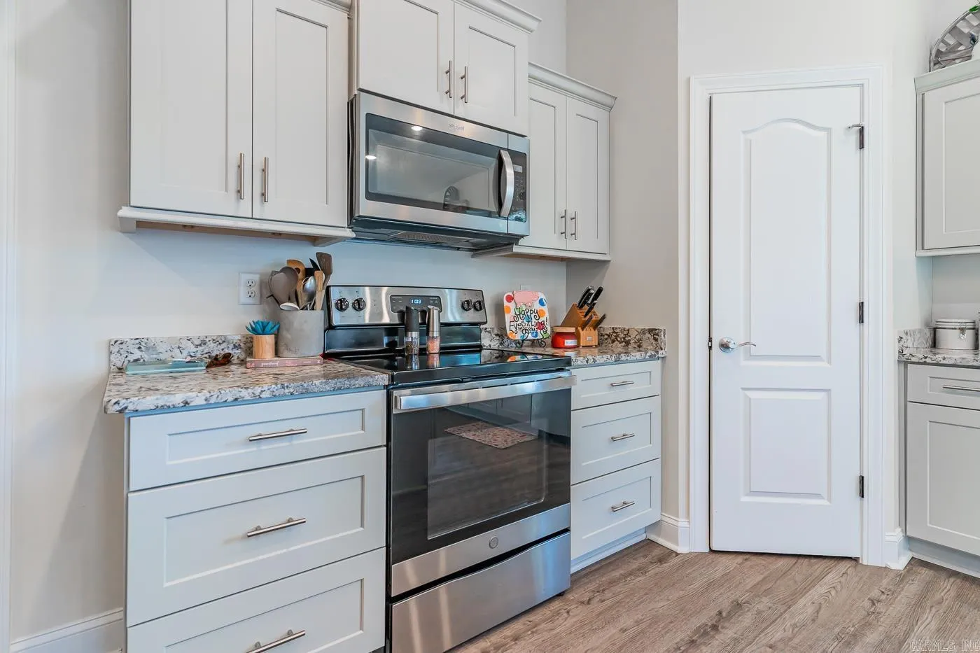 Property at 4813  Edgemont - Image 14