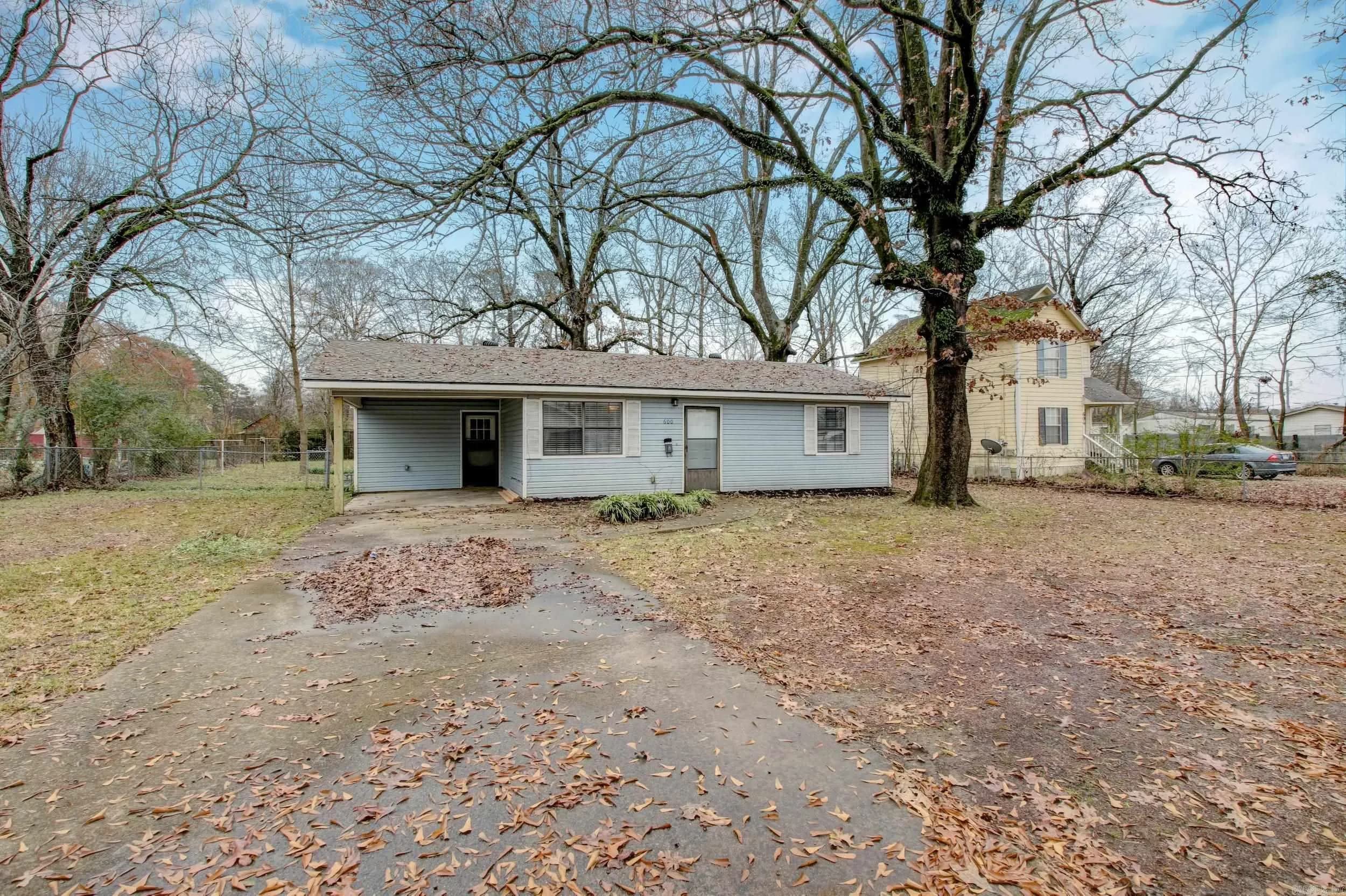 Property at 600 S Border - Image 1