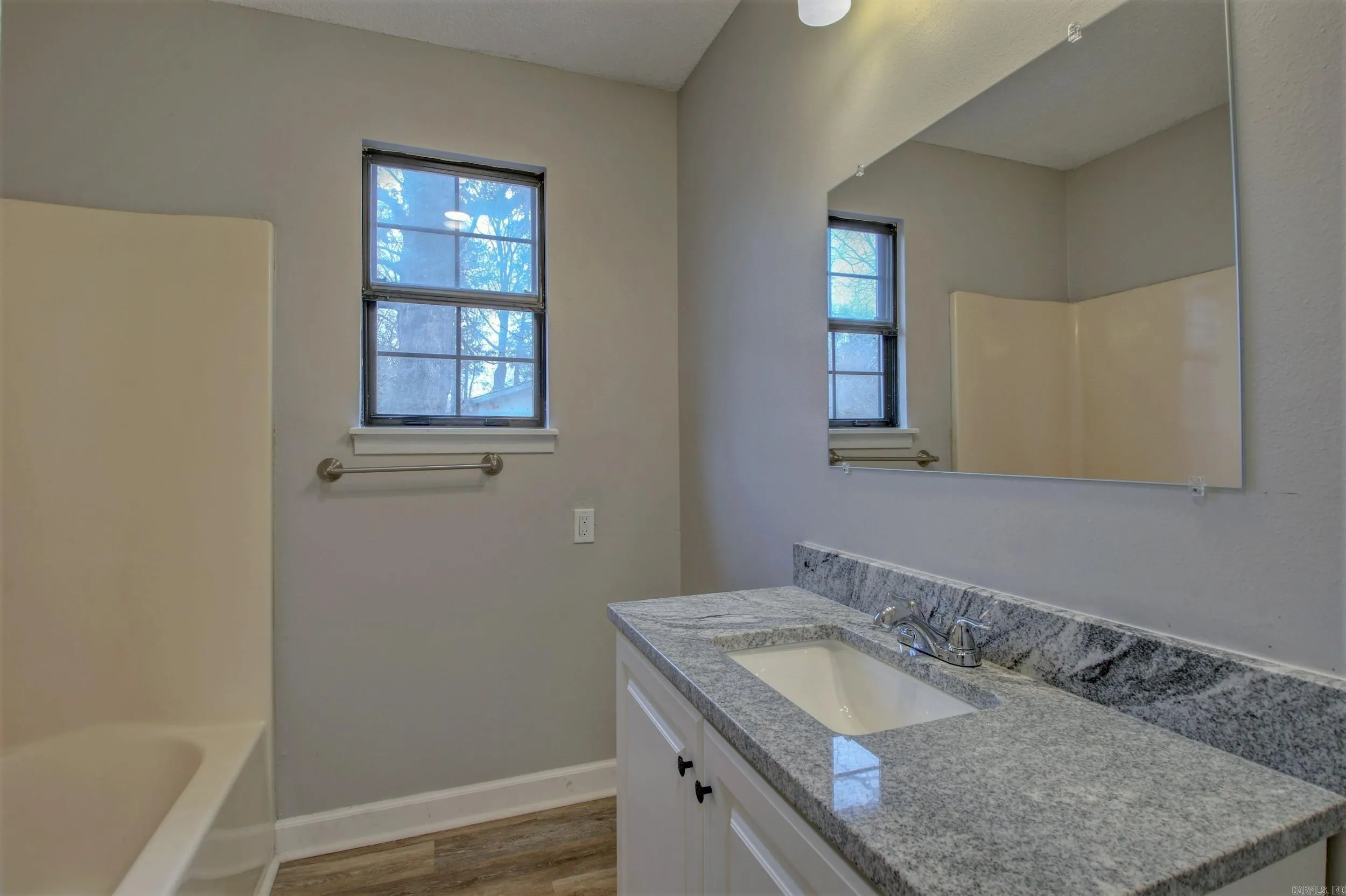 Property at 600 S Border - Image 9