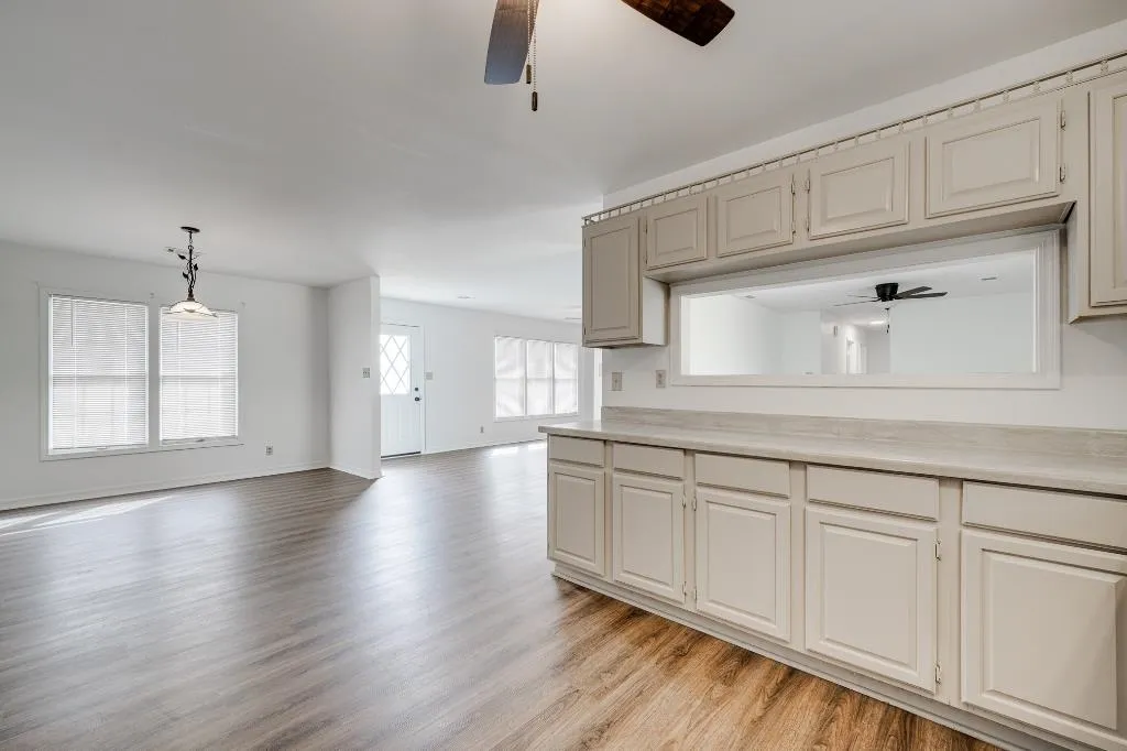 Property at 10  Valley ridge - Image 12
