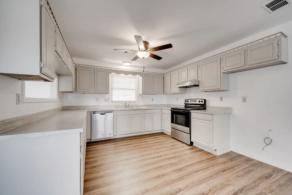 Property at 10  Valley ridge - Image 11