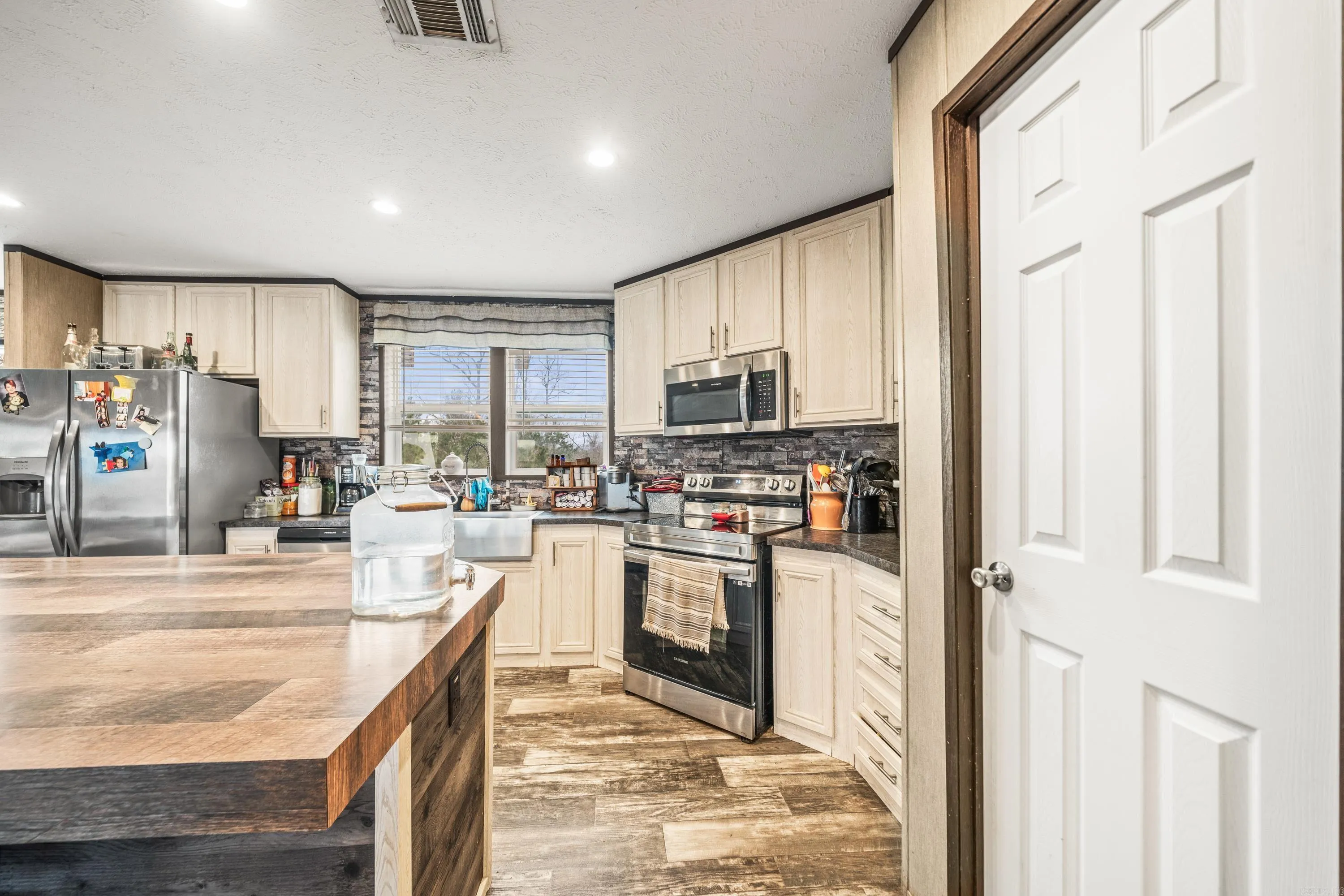 Property at 340  Elk meadows - Image 14