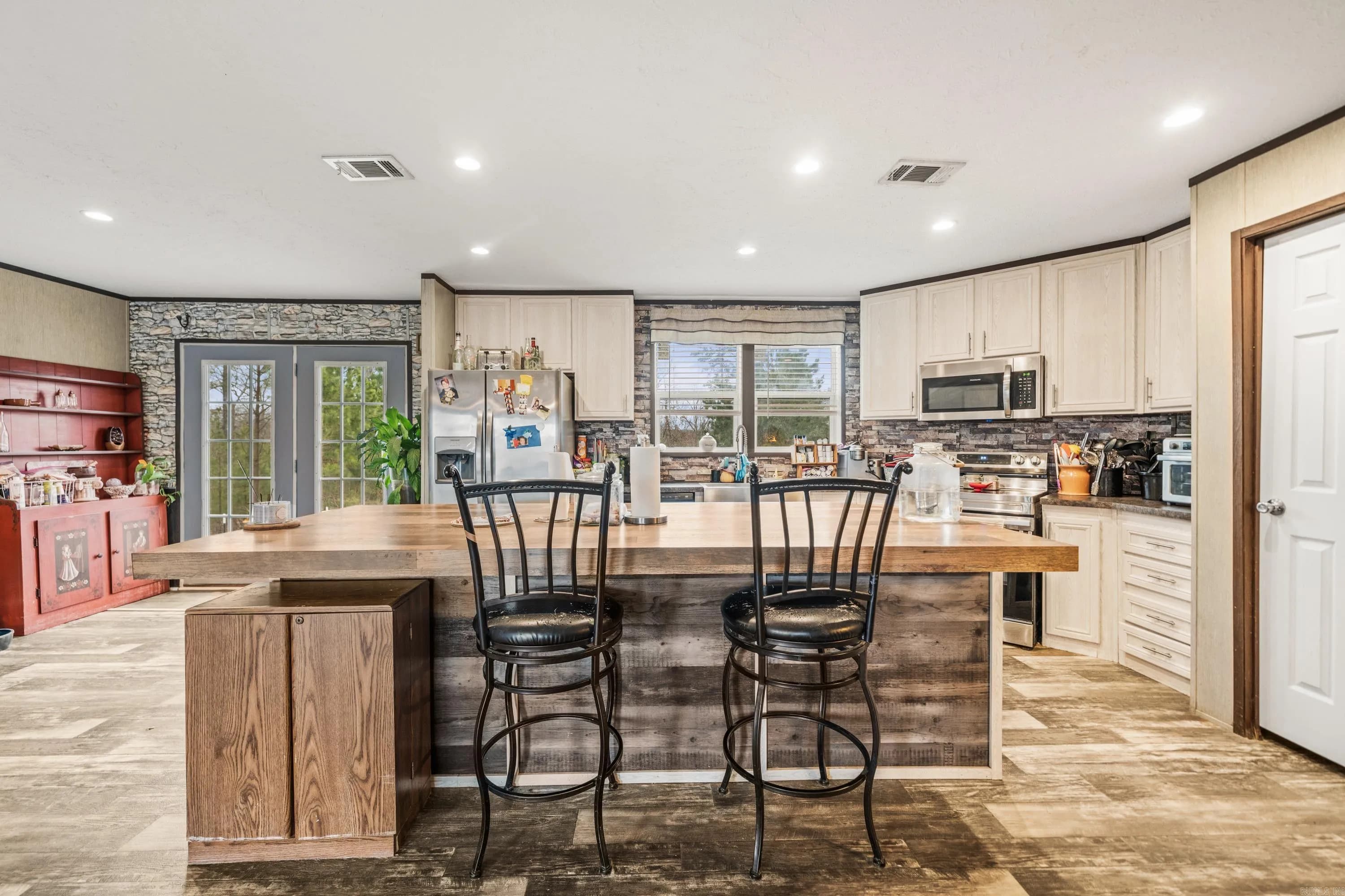 Property at 340  Elk meadows - Image 17