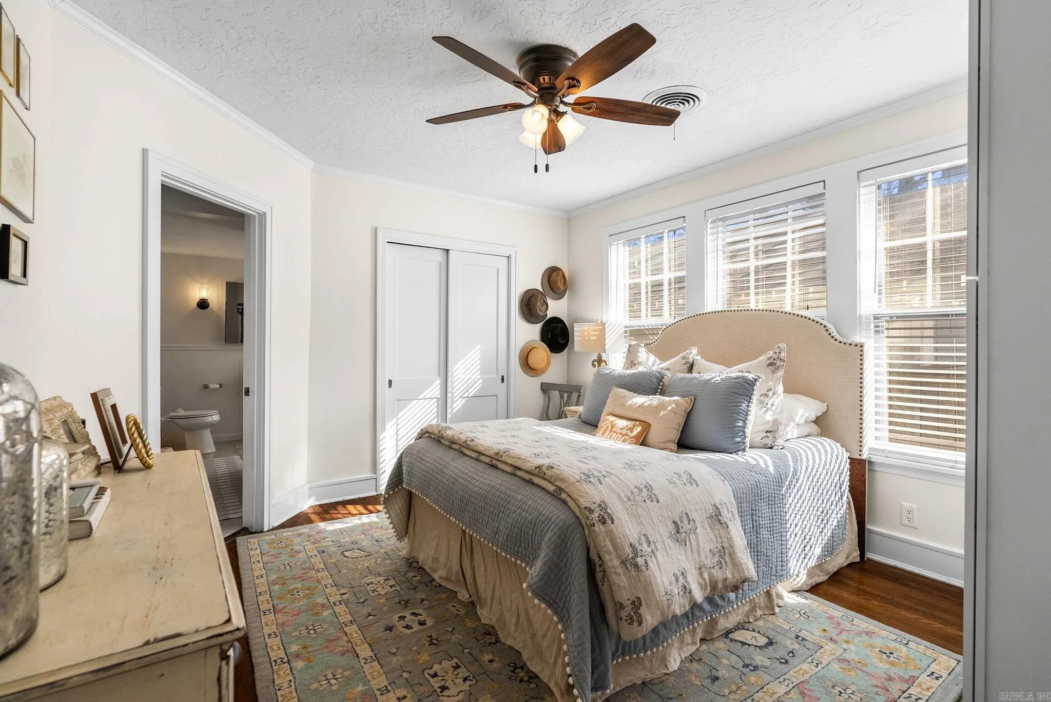 Property at 5120  Cantrell - Image 25