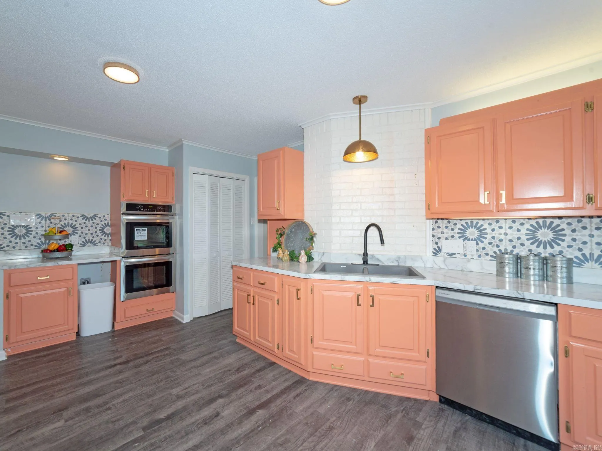 Property at 210  East ridge - Image 14