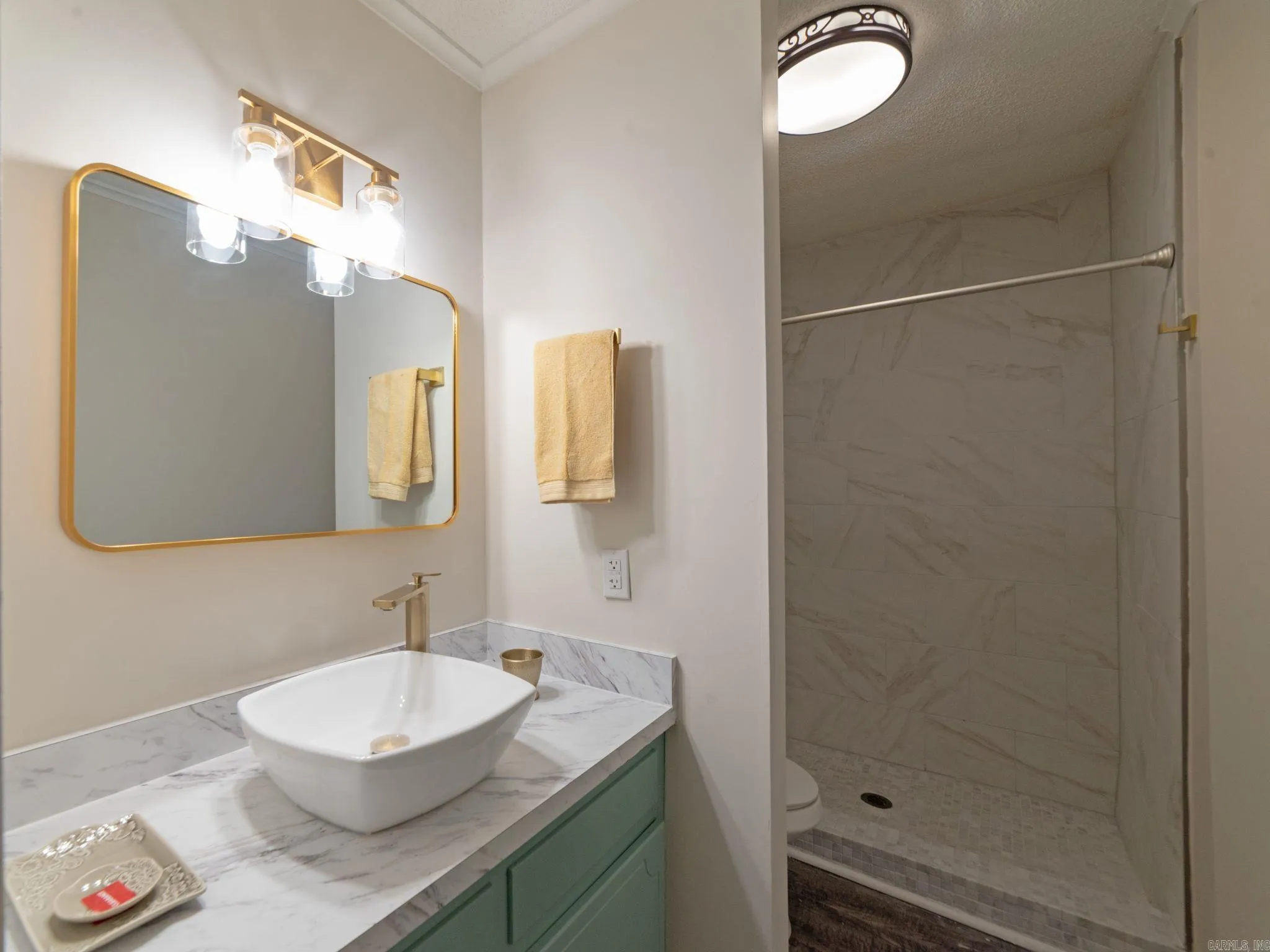 Property at 210  East ridge - Image 18