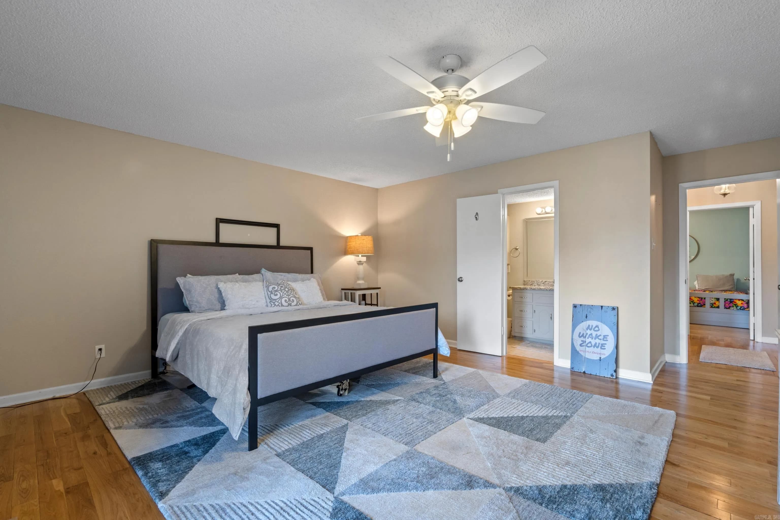 Property at 201  Daffodil - Image 34