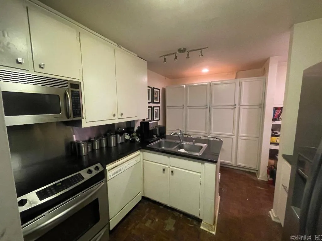 Property at 3404  Cedar hill  1 - Image 13