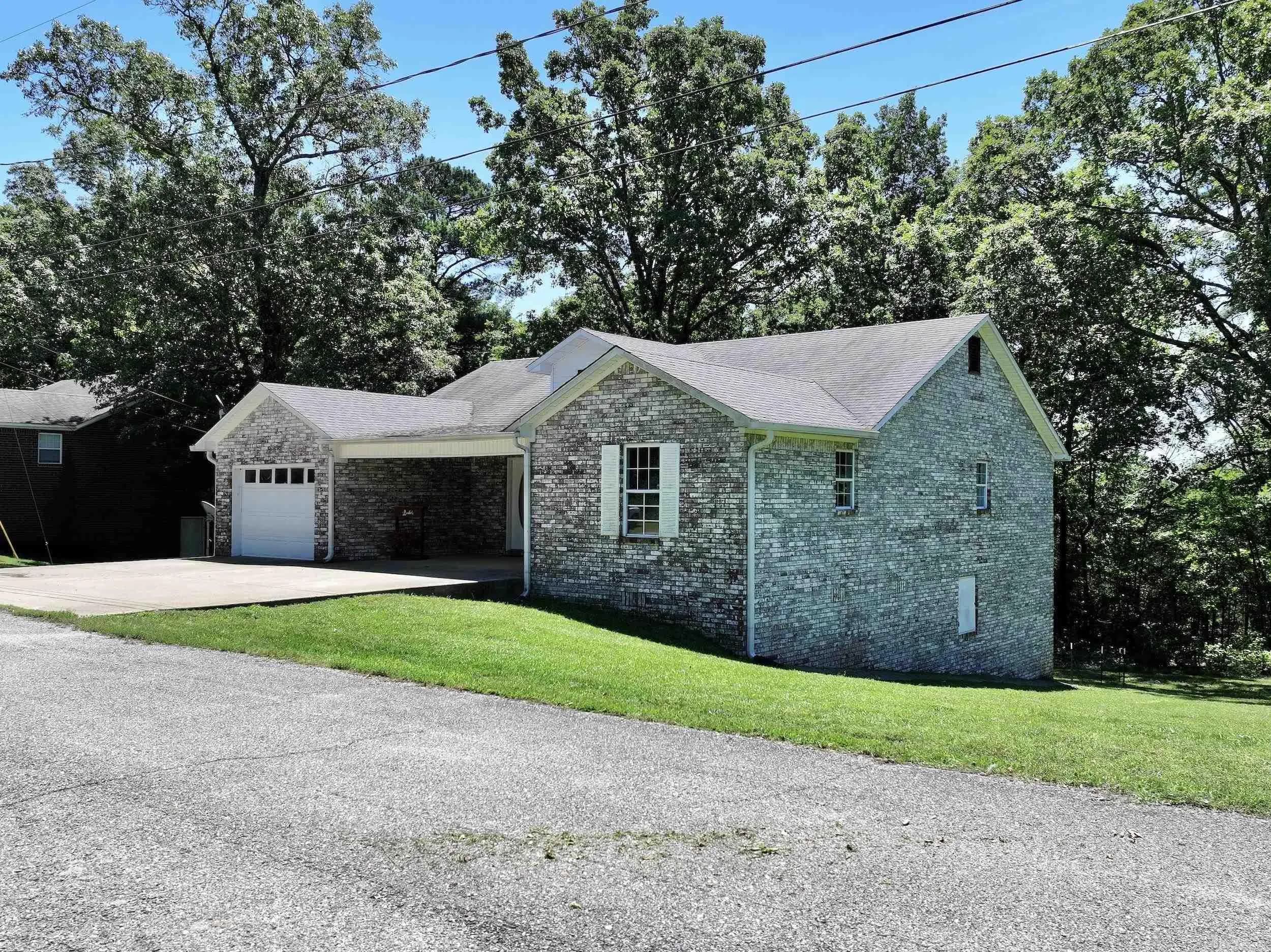 Property at 239  Perry - Image 4