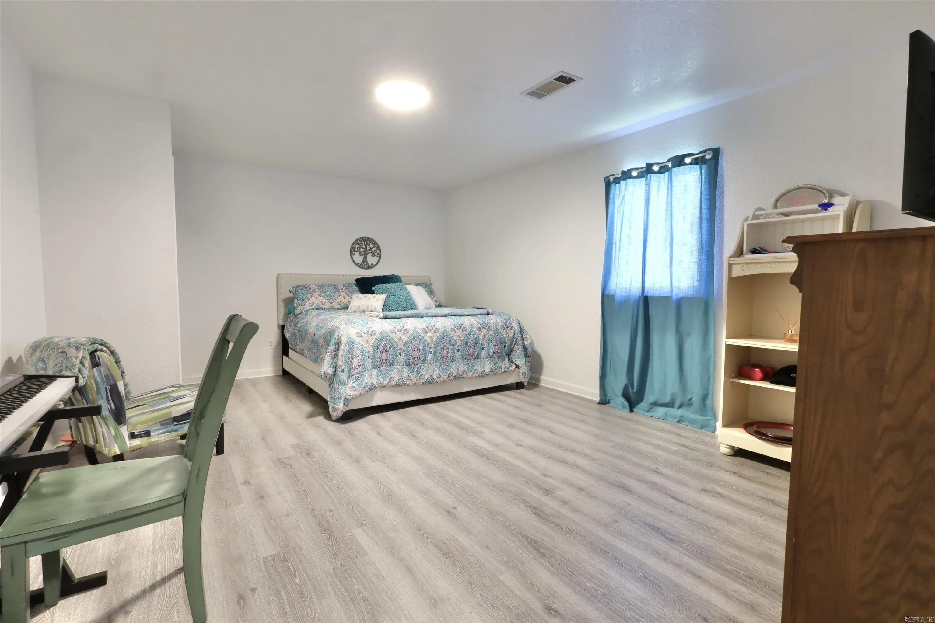 Property at 239  Perry - Image 23