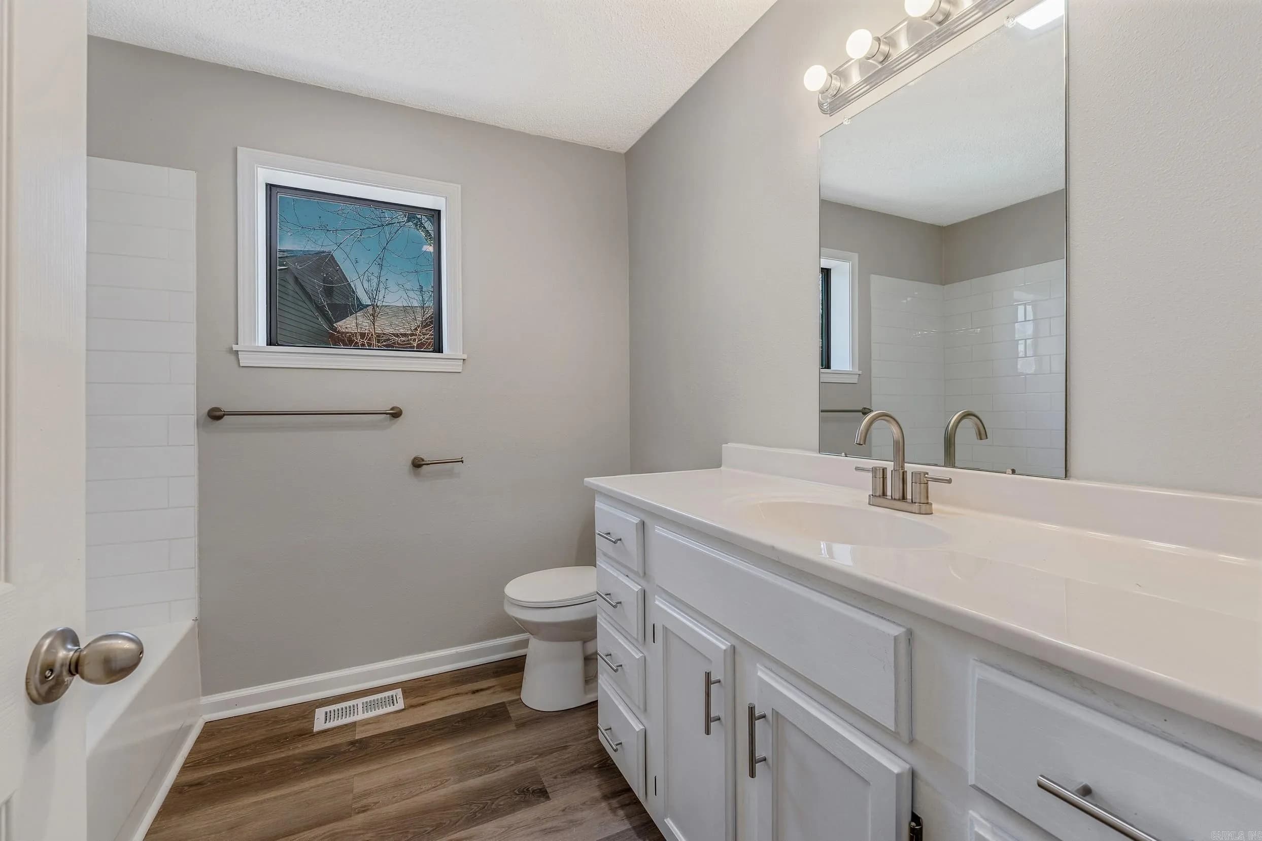 Property at 106  Shadow ridge - Image 14