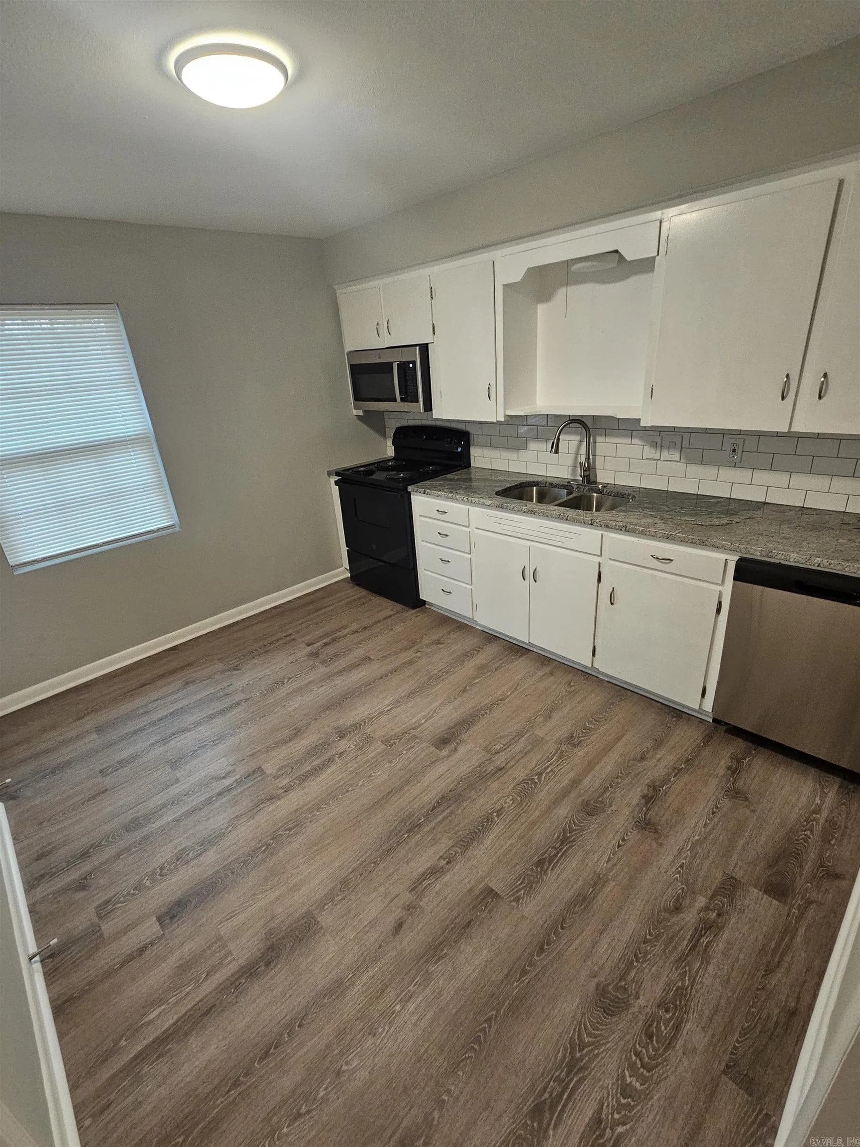 Property at 8  Clement - Image 5