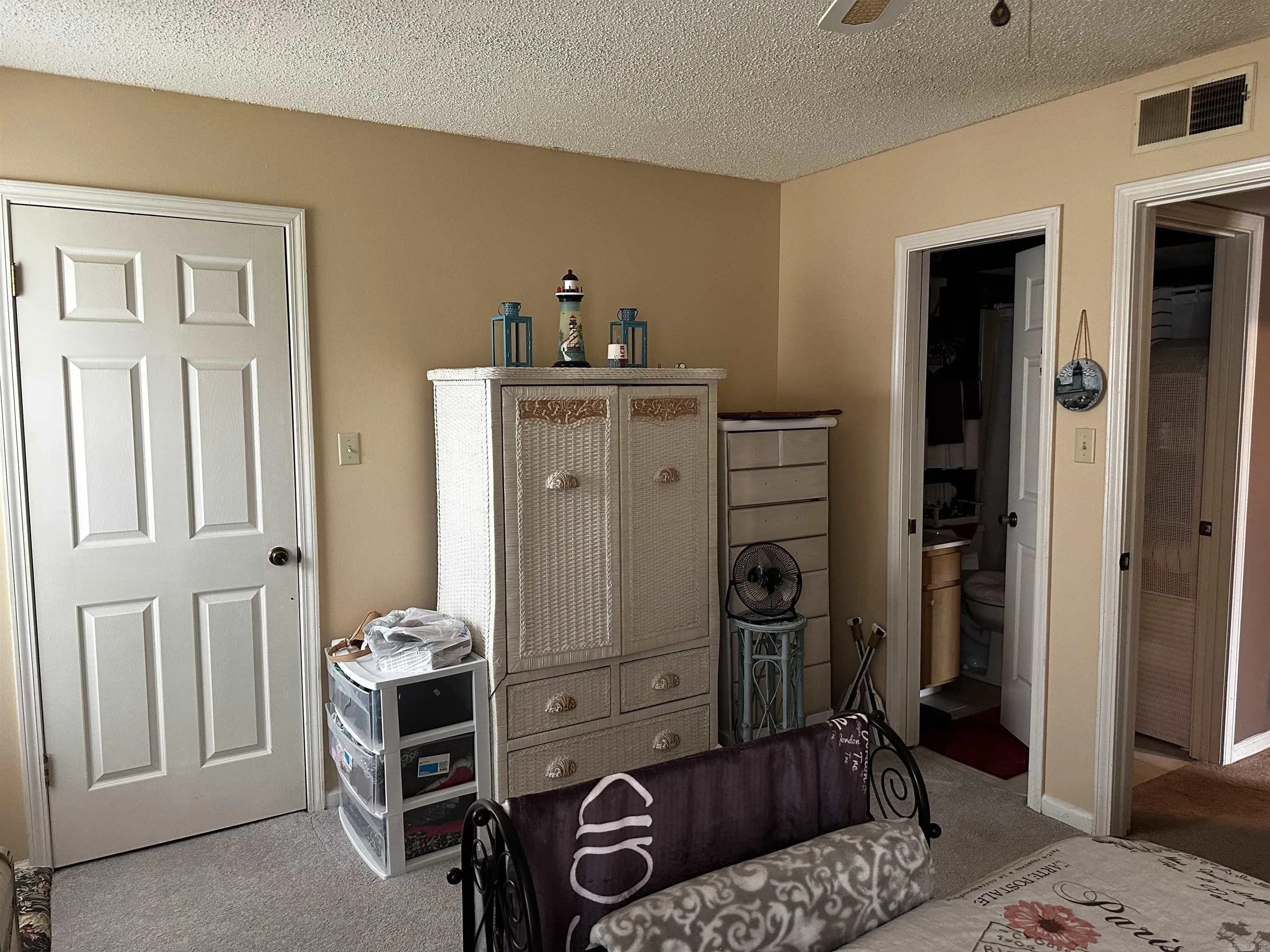 Property at 1603  Auburn - Image 17