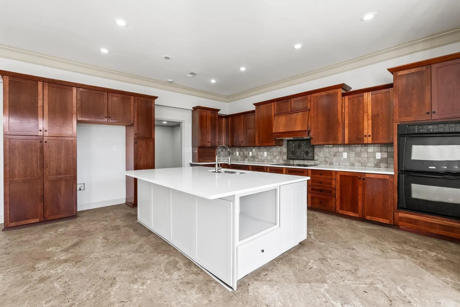 Property at 809  Koehler - Image 13