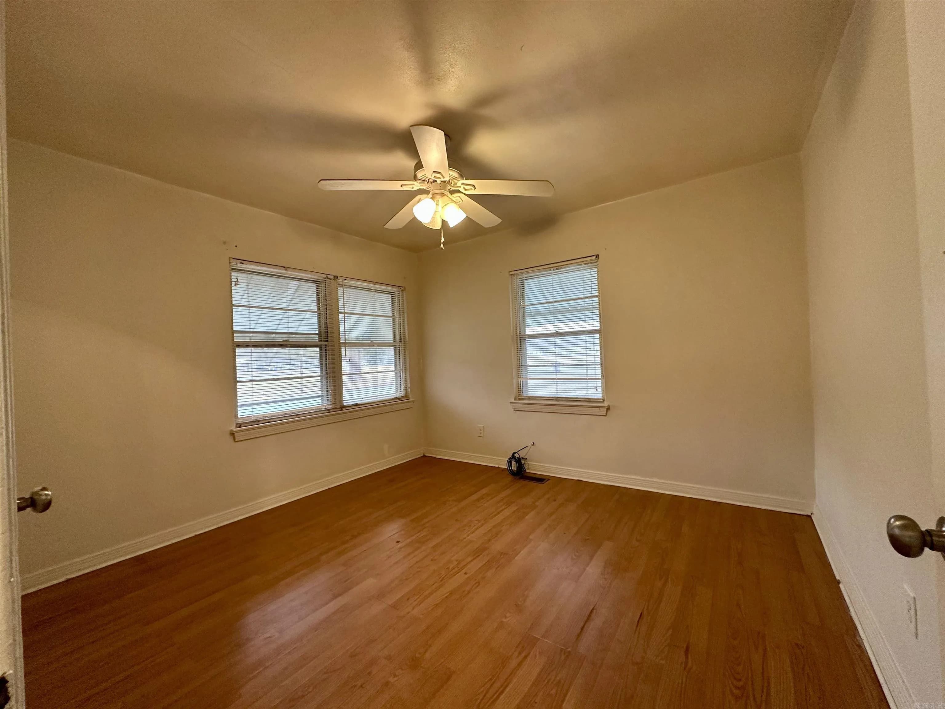 Property at 139  Saunders - Image 12