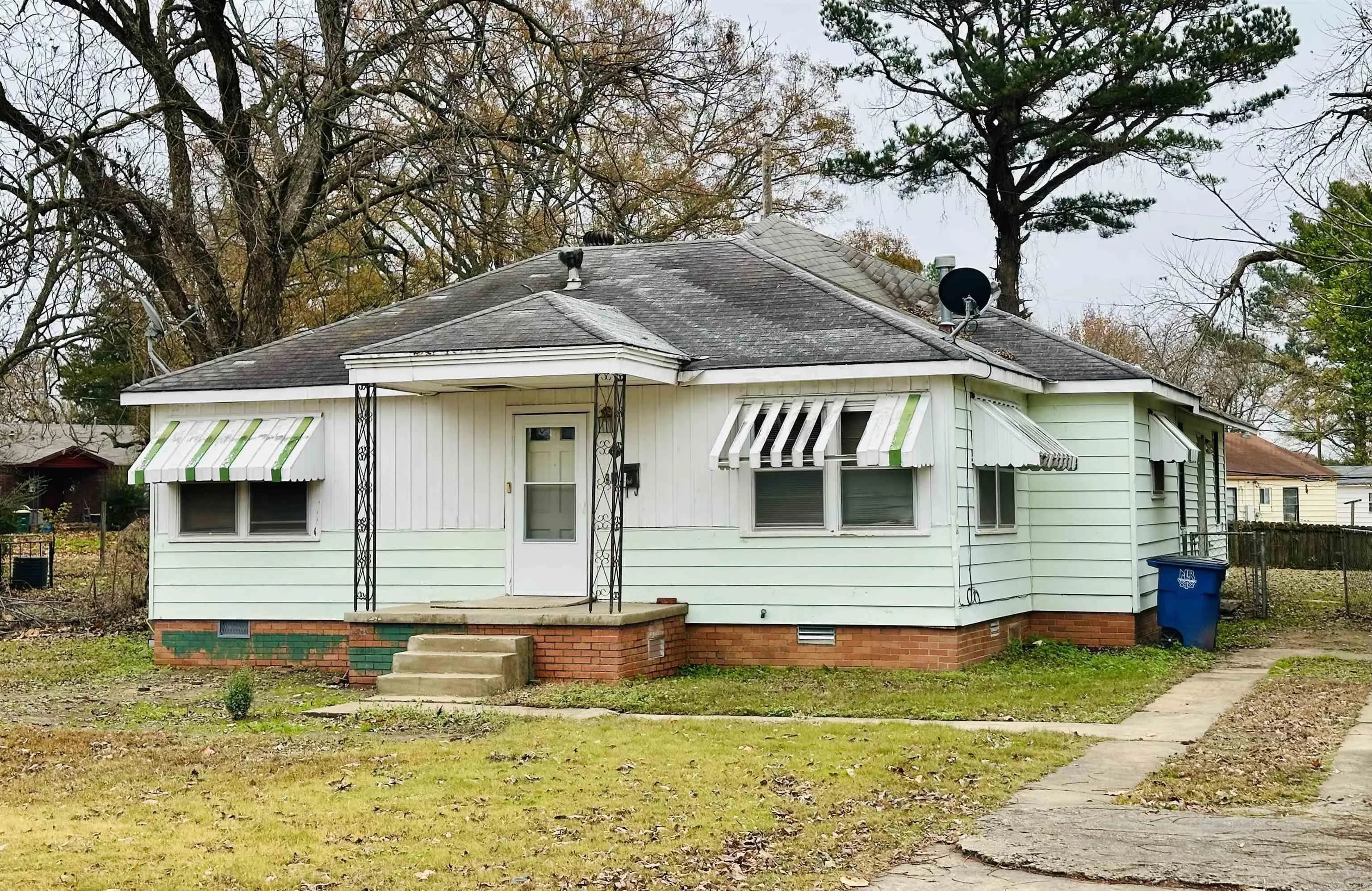 Property at 139  Saunders - Image 1