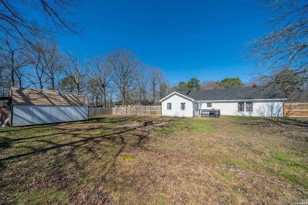 Property at 125  Avalon - Image 21