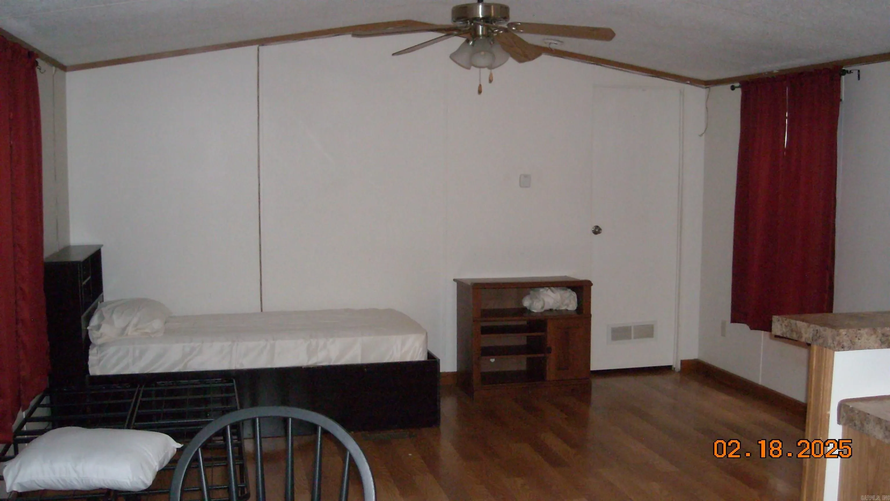 Property at 305 E Elm - Image 8