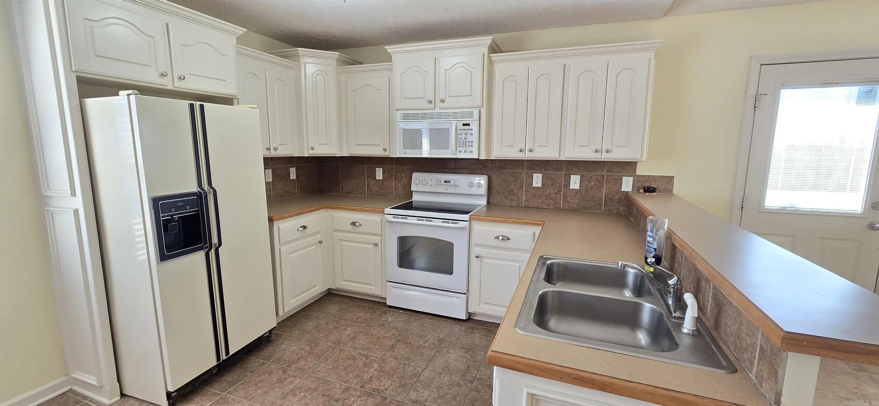 Property at 13  Apricot - Image 2