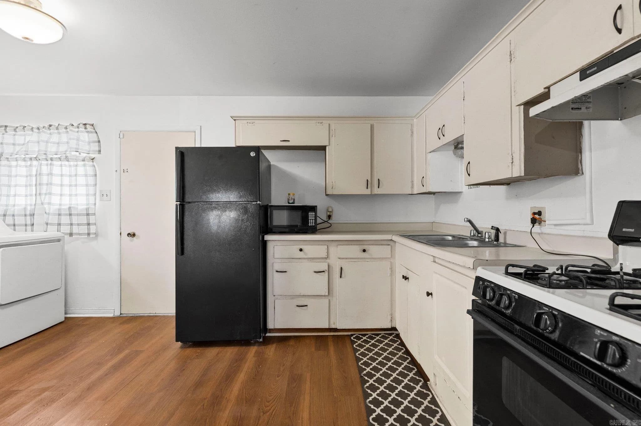 Property at 7325  Knollwood road - Image 7